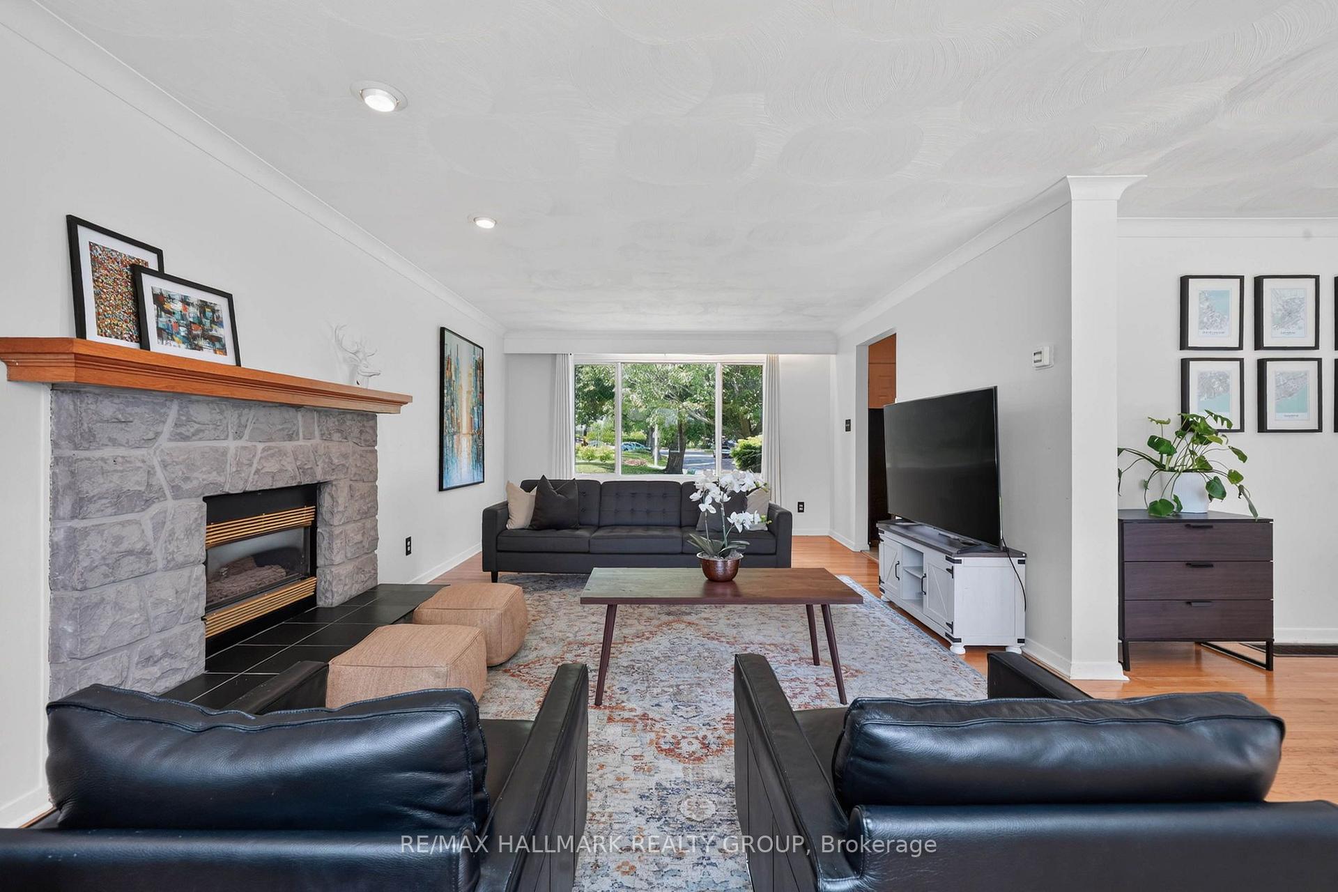 Photo 8 of 1038 Arnot Road, Ottawa, Courtland Park — HOMEH
