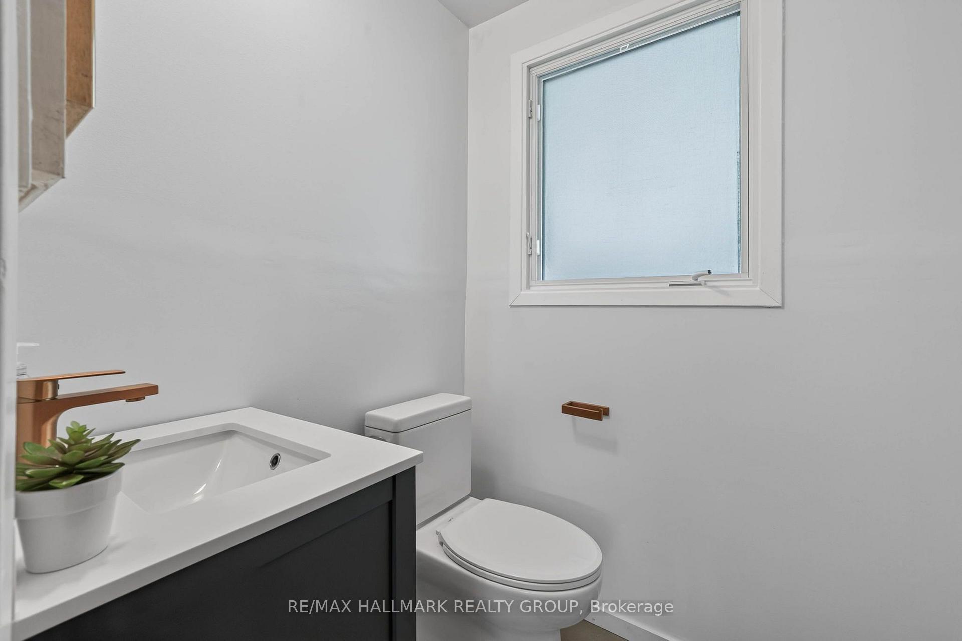 Photo 19 of 1038 Arnot Road, Ottawa, Courtland Park — HOMEH