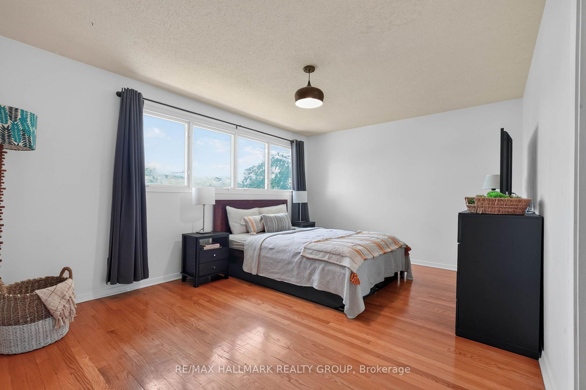 Photo 21 of 1038 Arnot Road, Ottawa, Courtland Park — HOMEH
