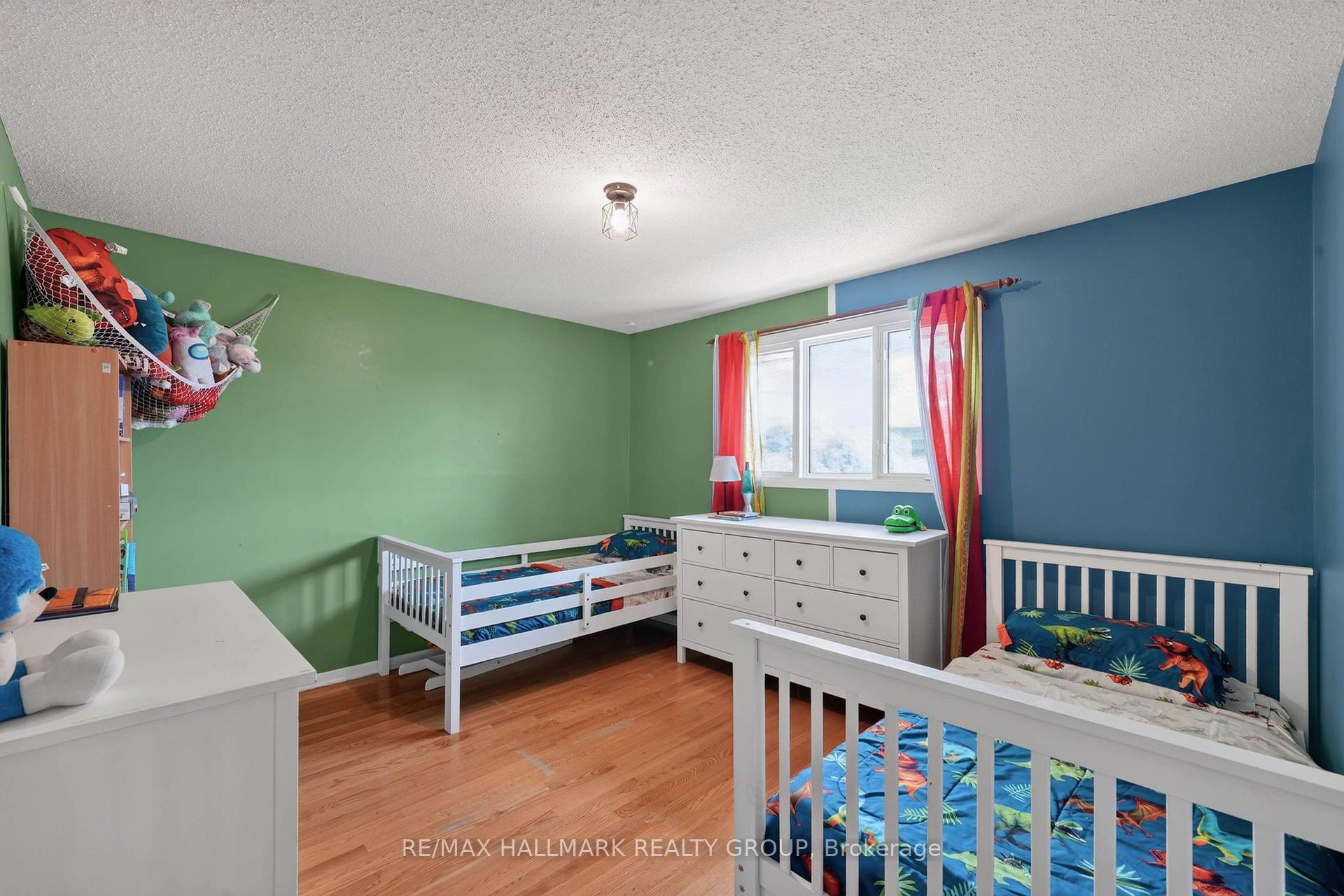 Photo 24 of 1038 Arnot Road, Ottawa, Courtland Park — HOMEH