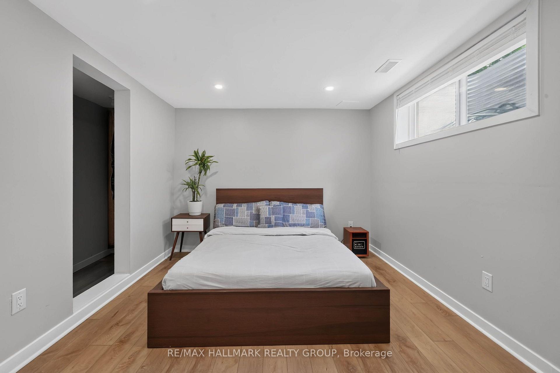 Photo 35 of 1038 Arnot Road, Ottawa, Courtland Park — HOMEH