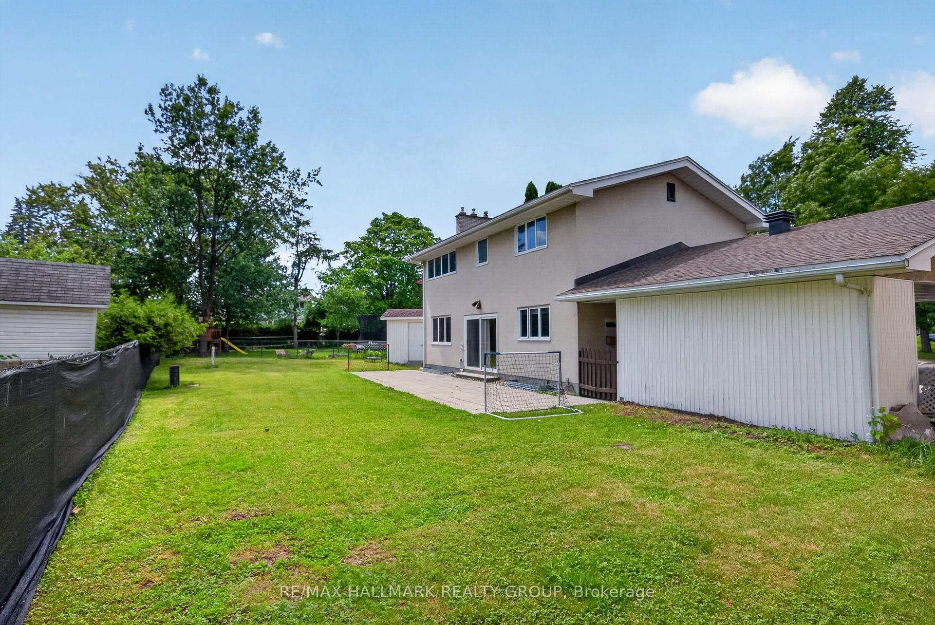 Photo 40 of 1038 Arnot Road, Ottawa, Courtland Park — HOMEH
