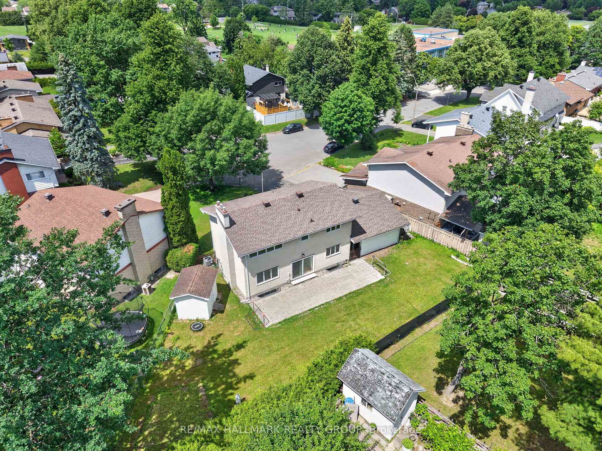 Photo 44 of 1038 Arnot Road, Ottawa, Courtland Park — HOMEH
