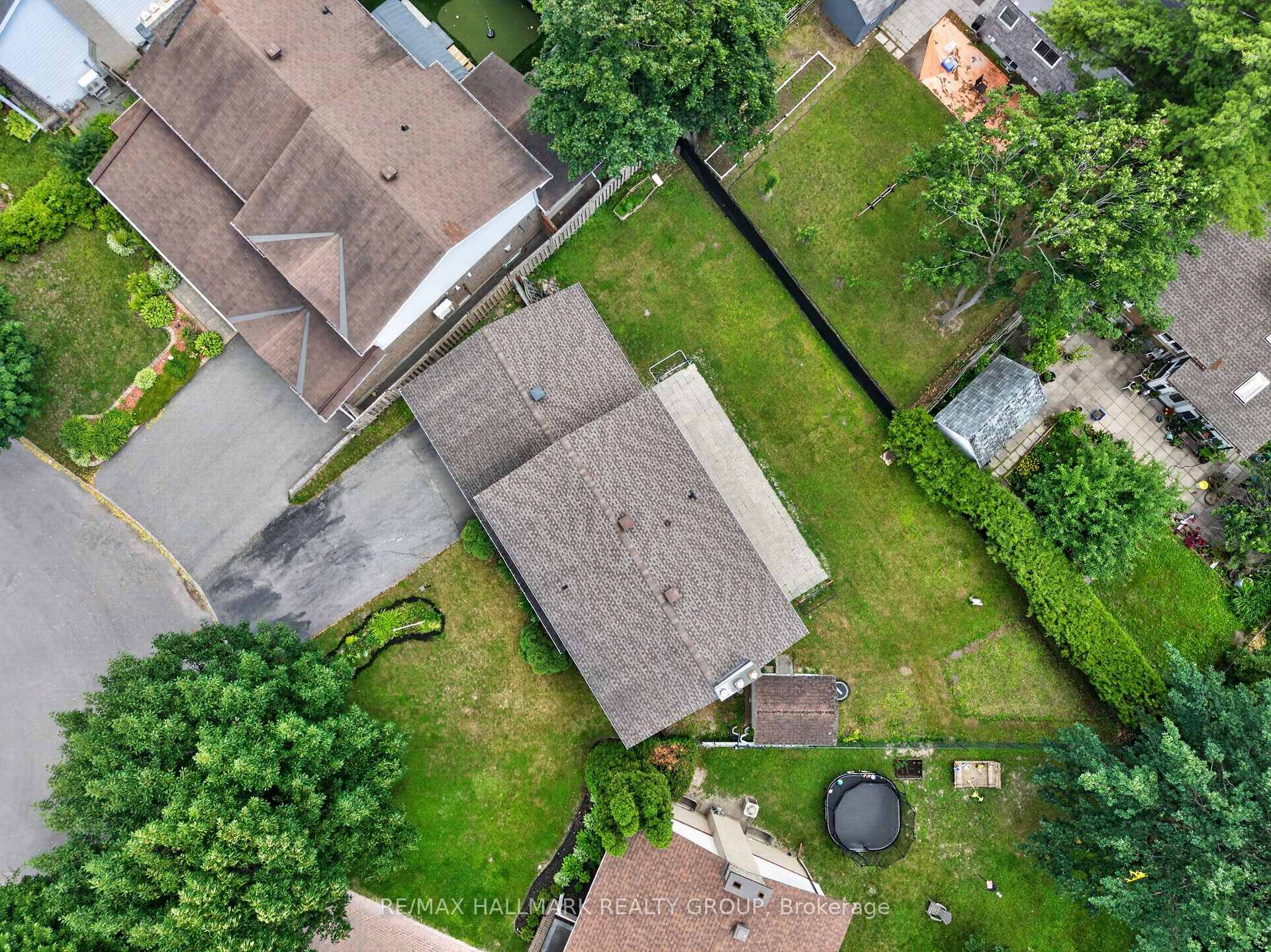 Photo 45 of 1038 Arnot Road, Ottawa, Courtland Park — HOMEH
