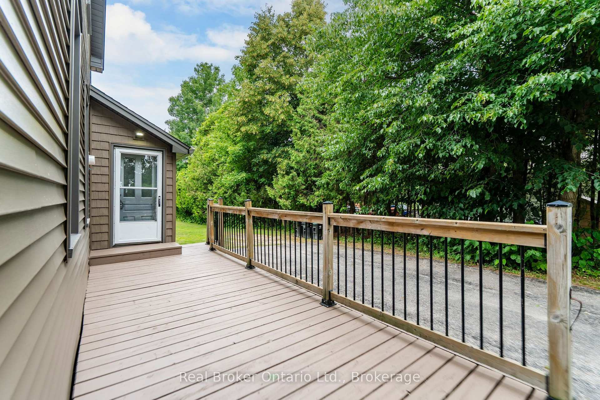 Photo 2 of 44 Balm Beach Road W, Tiny, Perkinsfield — HOMEH
