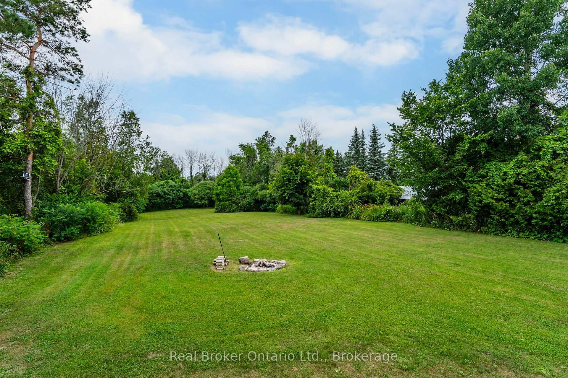 Photo 24 of 44 Balm Beach Road W, Tiny, Perkinsfield — HOMEH