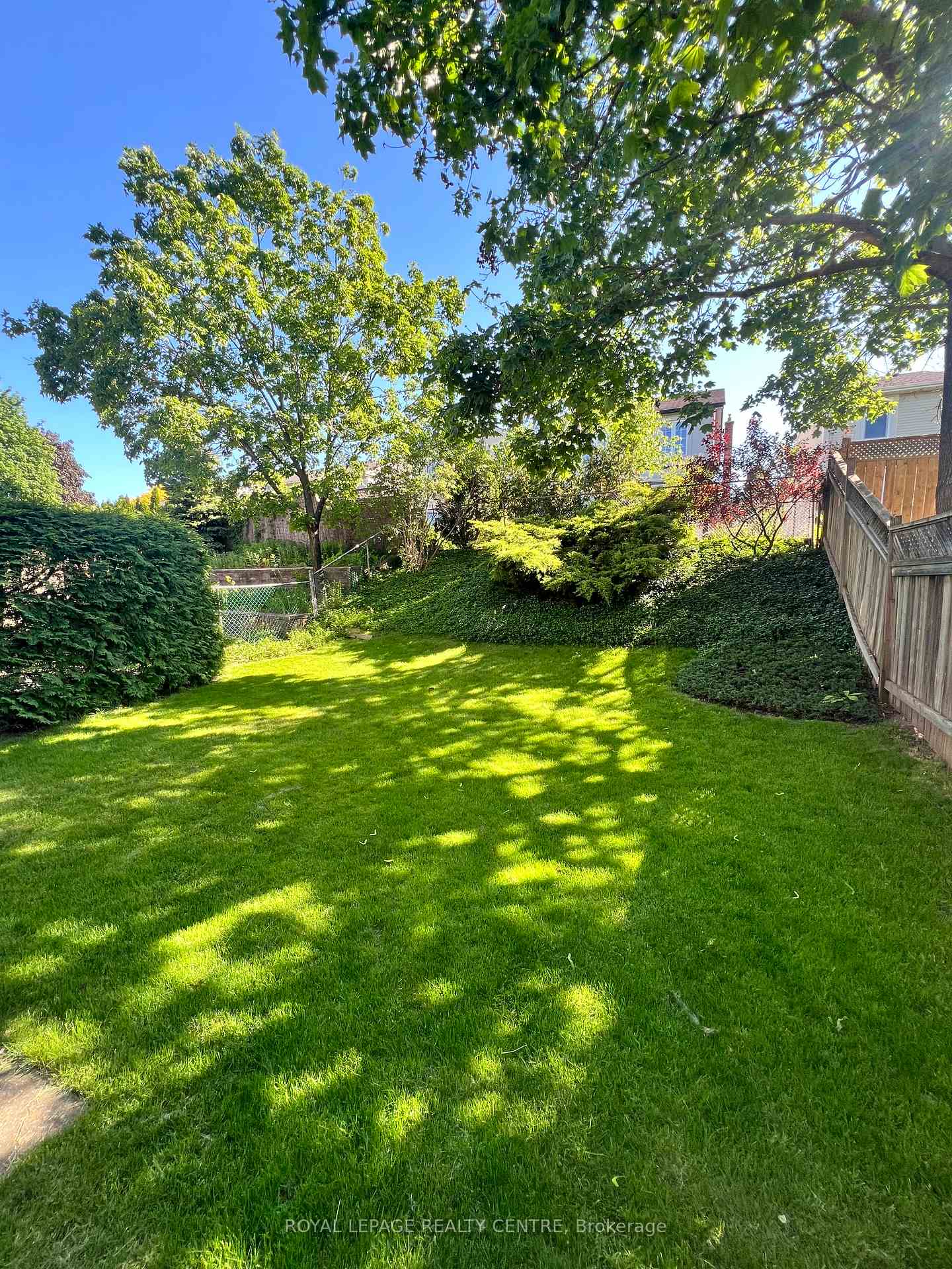 Photo 25 of 4156 Wheelwright Crescent, Mississauga, Erin Mills — HOMEH