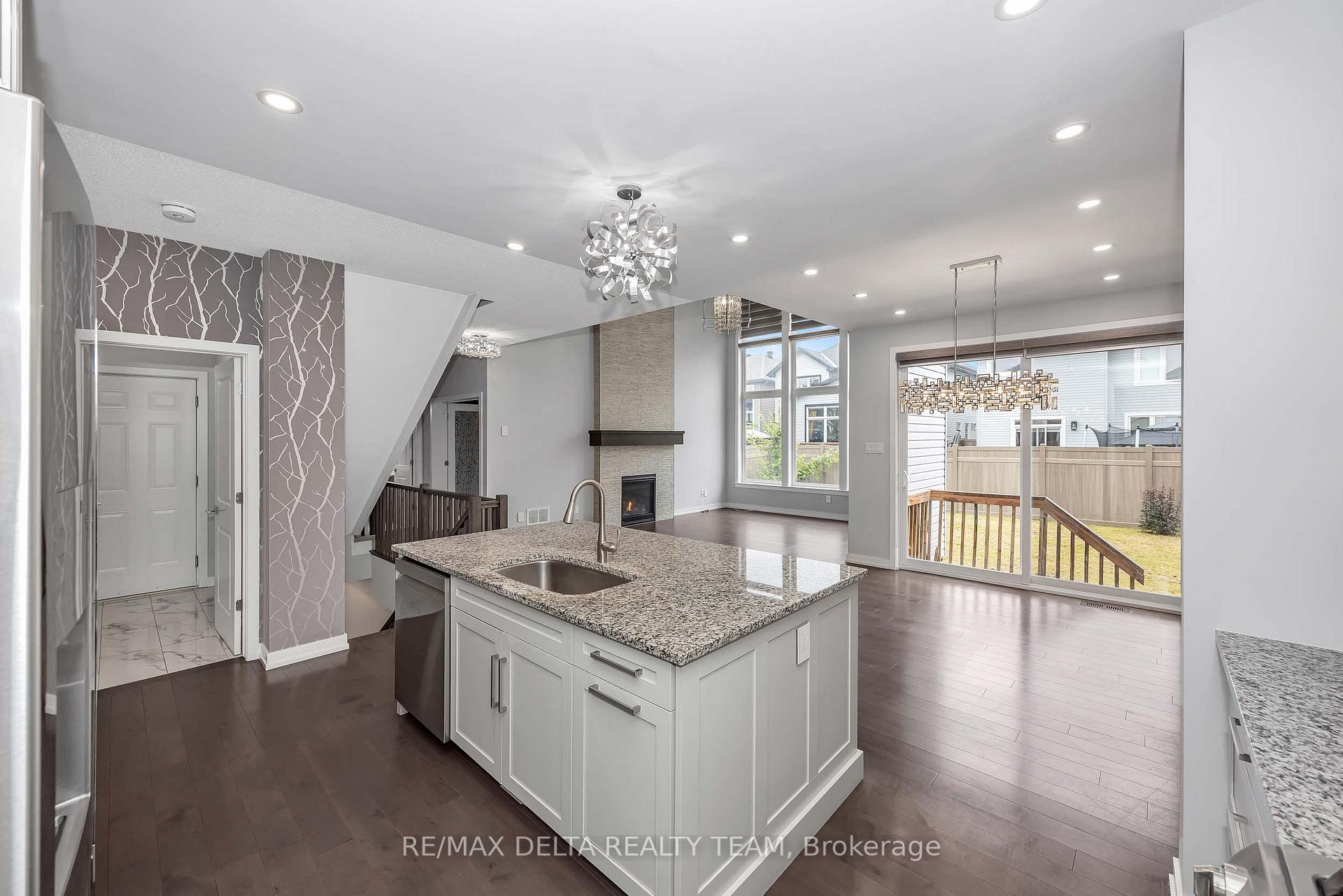 Photo 7 of 165 Groningen Street, Ottawa, Kanata - Emerald Meadows/Trailwest — HOMEH