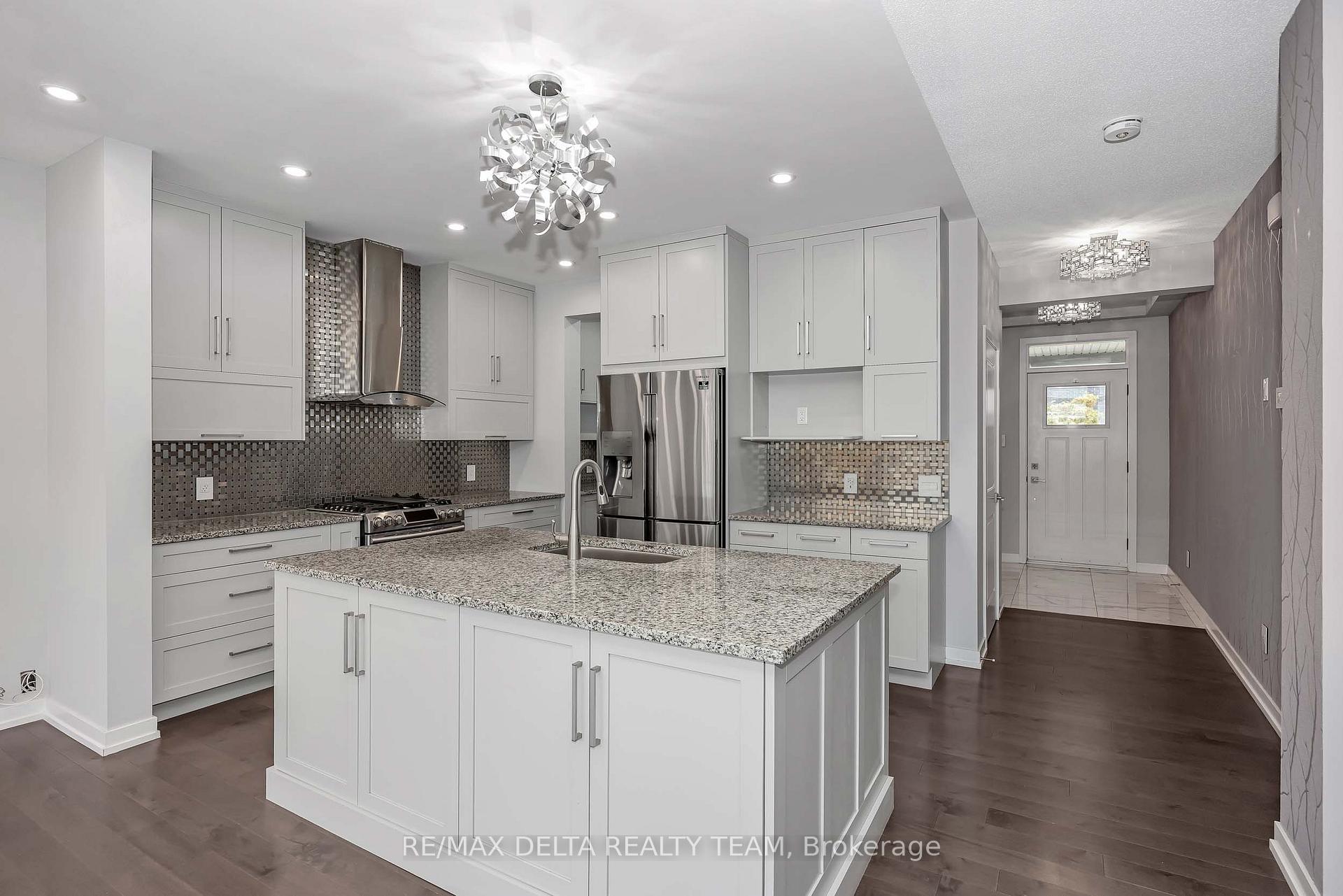 Photo 8 of 165 Groningen Street, Ottawa, Kanata - Emerald Meadows/Trailwest — HOMEH