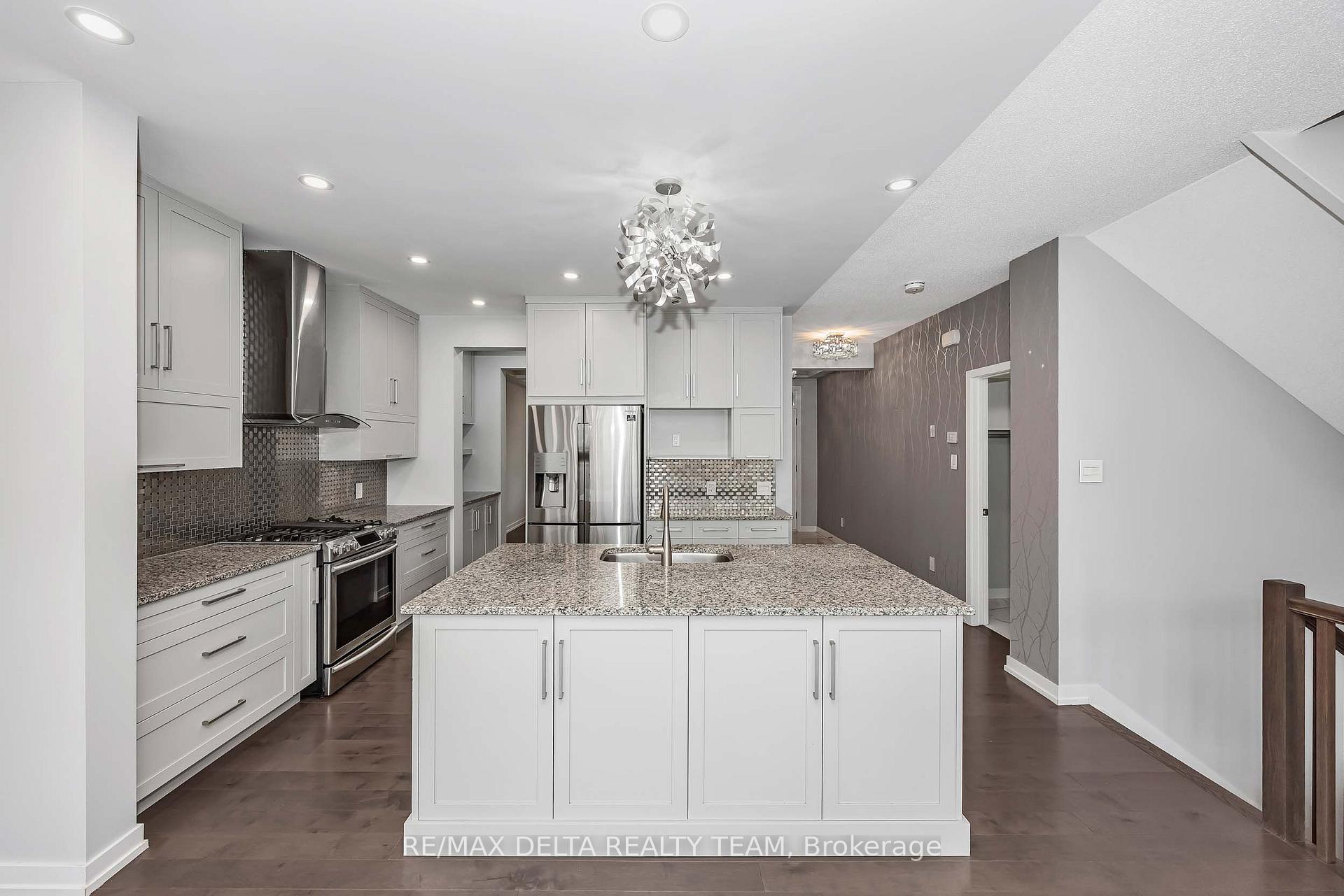 Photo 9 of 165 Groningen Street, Ottawa, Kanata - Emerald Meadows/Trailwest — HOMEH