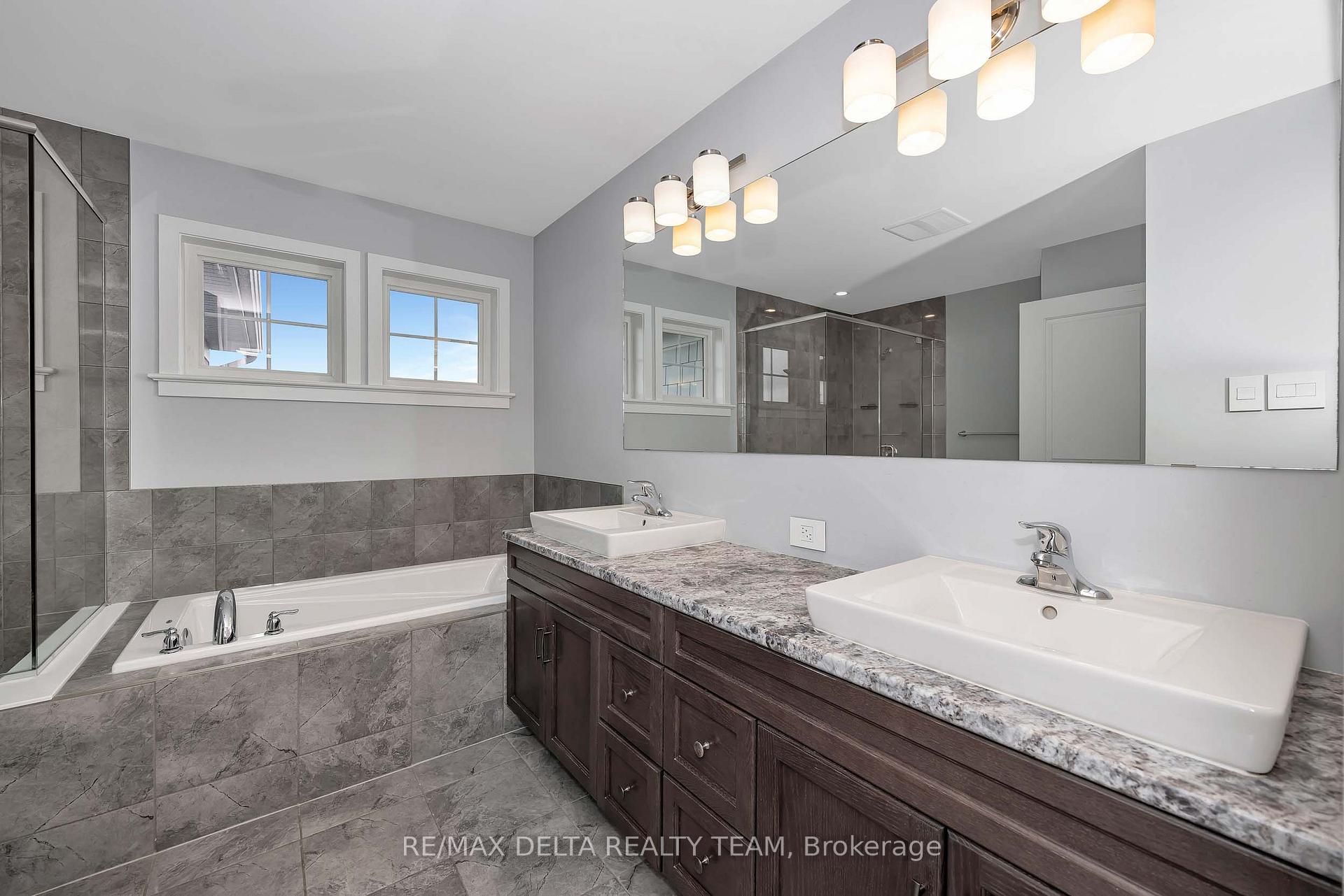 Photo 30 of 165 Groningen Street, Ottawa, Kanata - Emerald Meadows/Trailwest — HOMEH