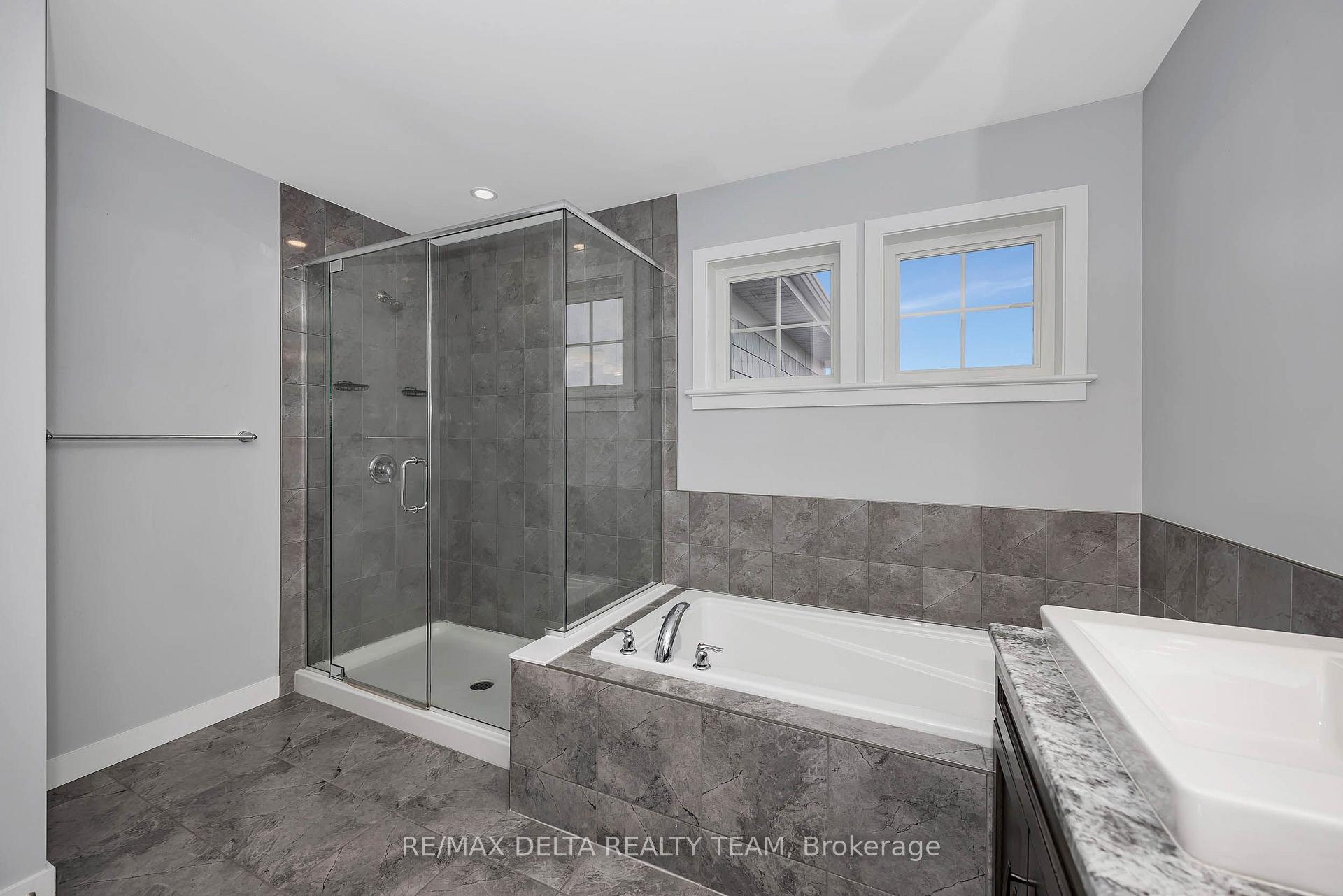 Photo 31 of 165 Groningen Street, Ottawa, Kanata - Emerald Meadows/Trailwest — HOMEH
