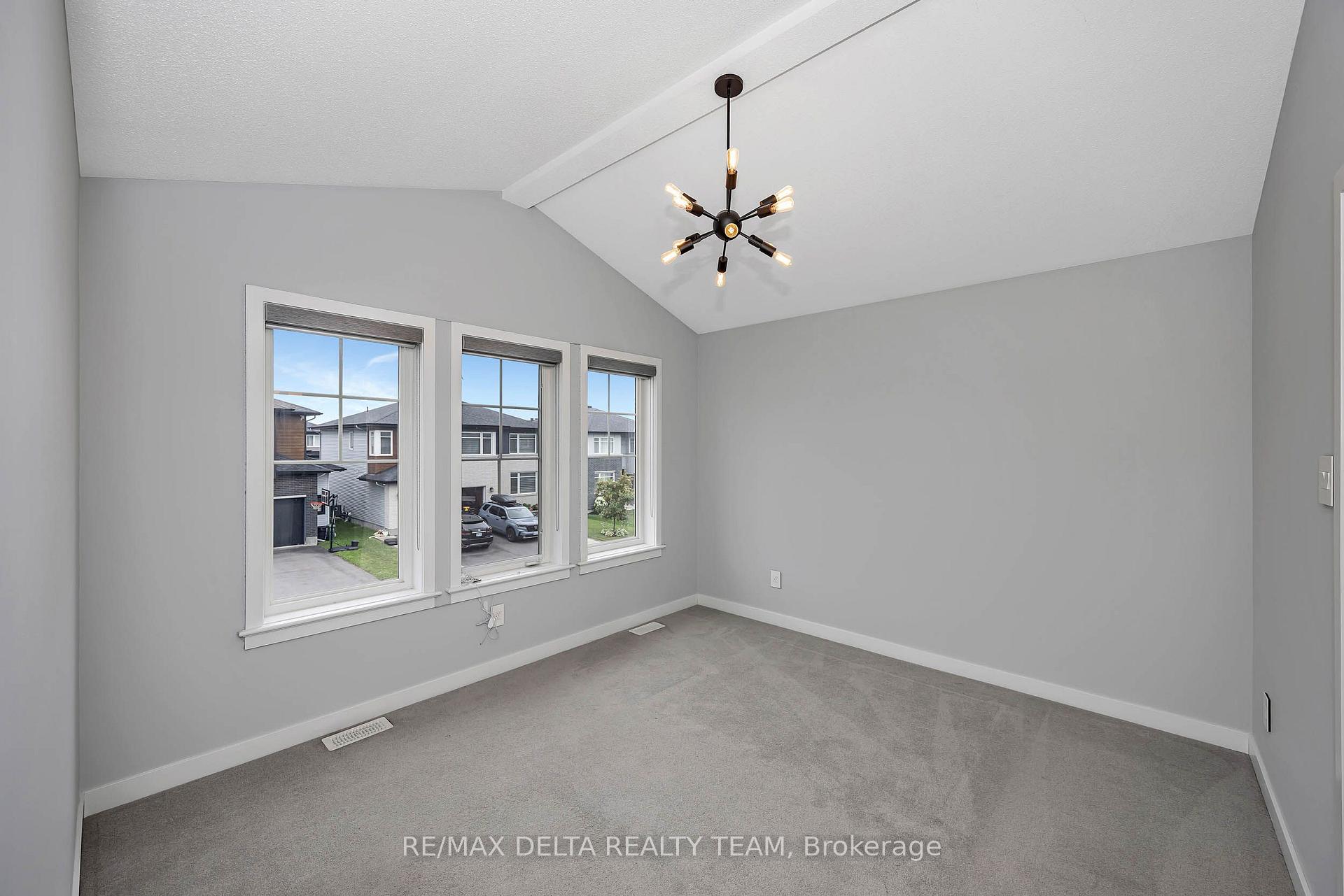 Photo 33 of 165 Groningen Street, Ottawa, Kanata - Emerald Meadows/Trailwest — HOMEH