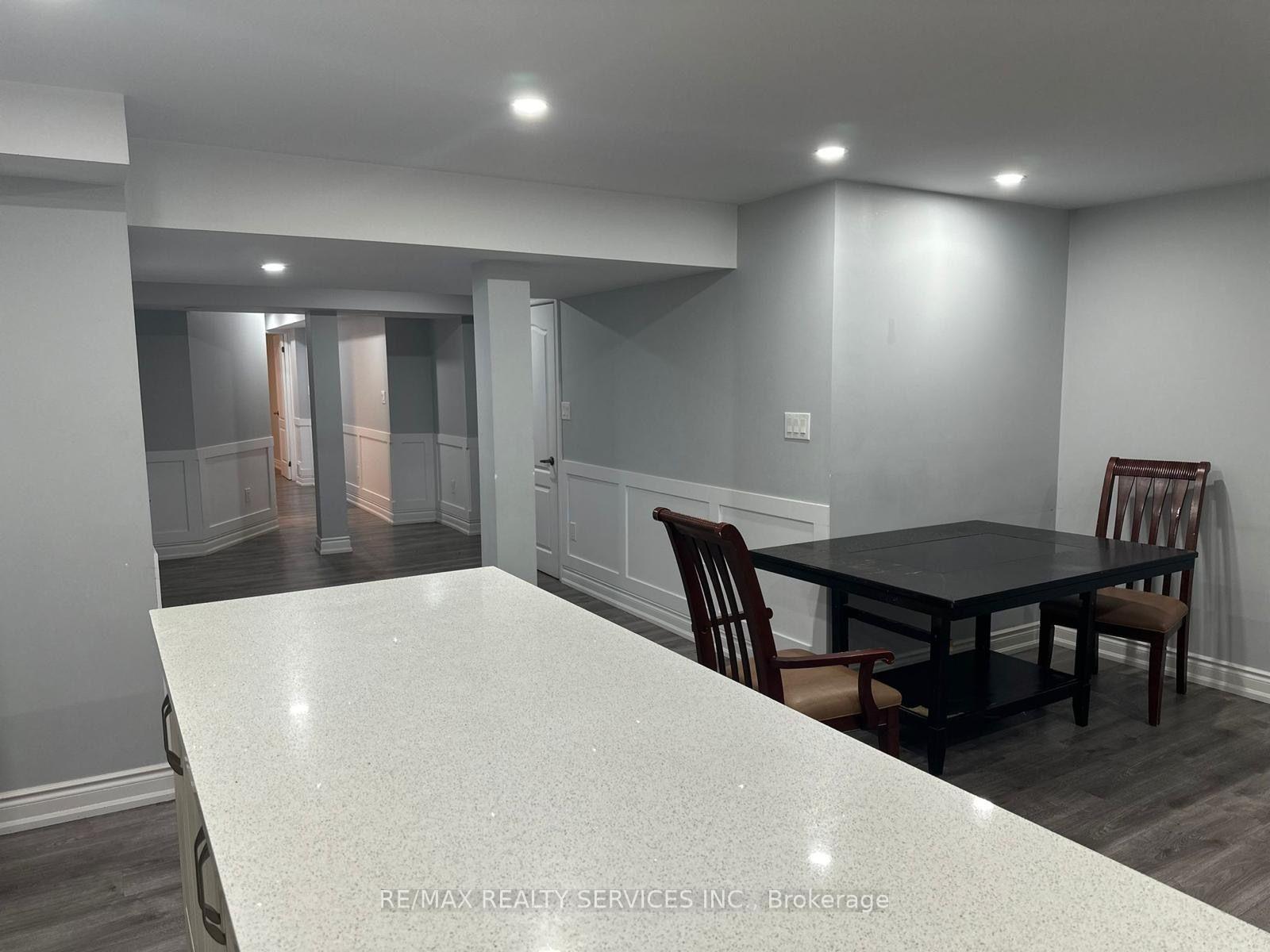 Photo 6 of 266 Dougall Avenue, Caledon, Rural Caledon — HOMEH