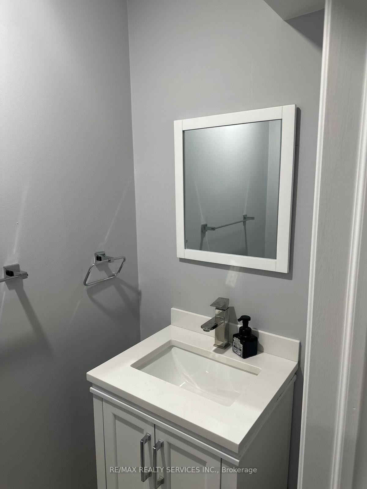 Photo 17 of 266 Dougall Avenue, Caledon, Rural Caledon — HOMEH