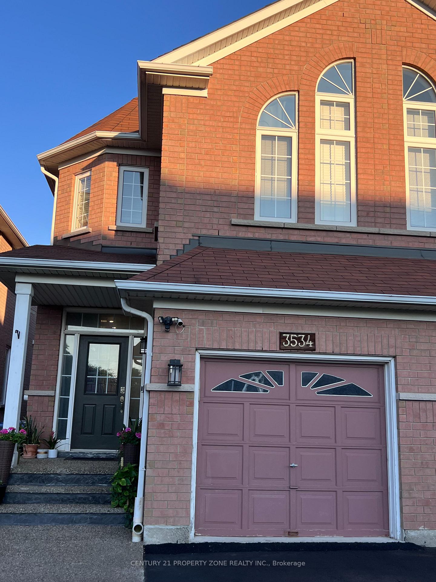 Front of 3534 Fountain Park Avenue