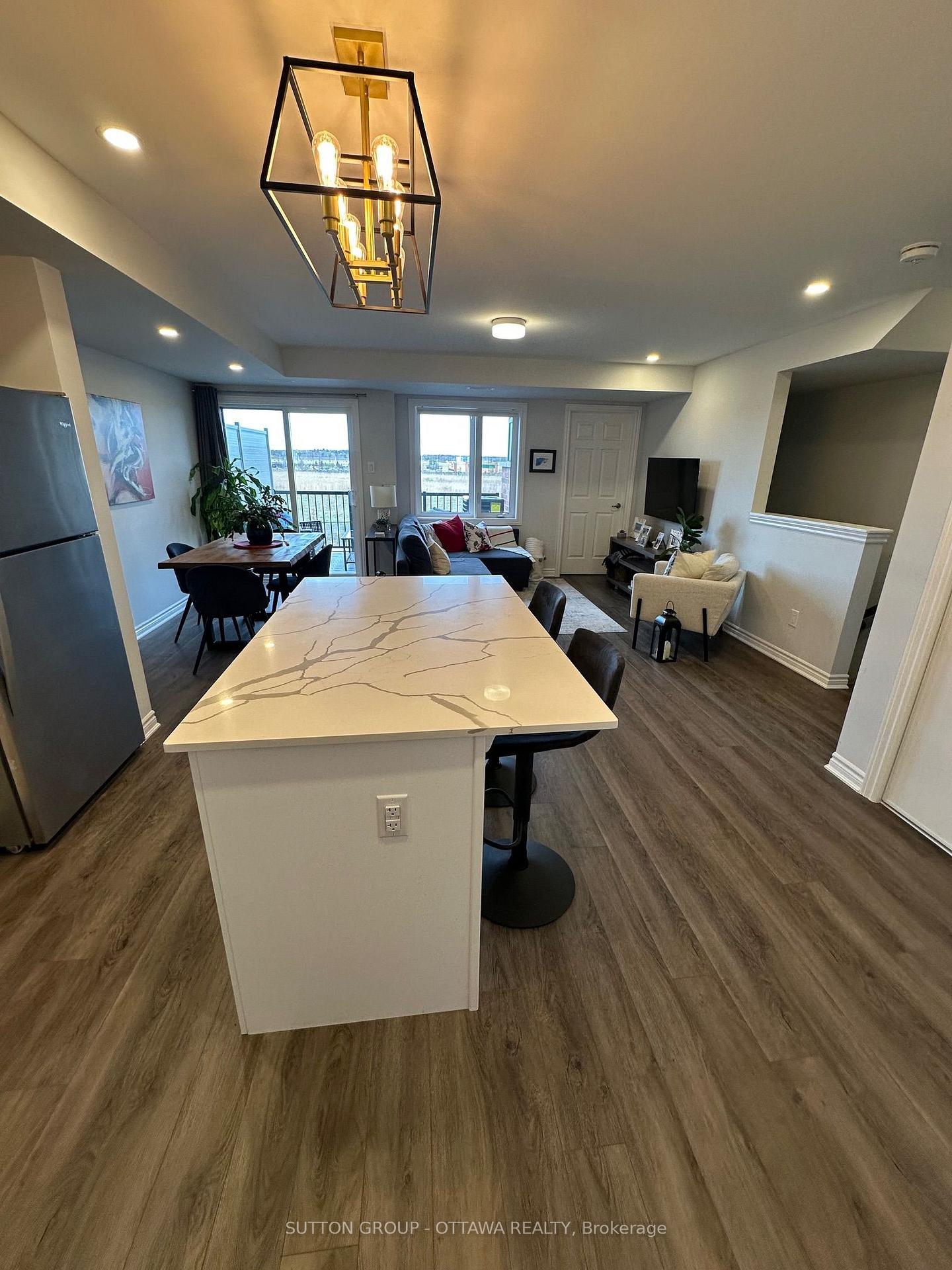 Photo 6 of 411 Pilot Private, Ottawa, Kanata - Emerald Meadows/Trailwest — HOMEH