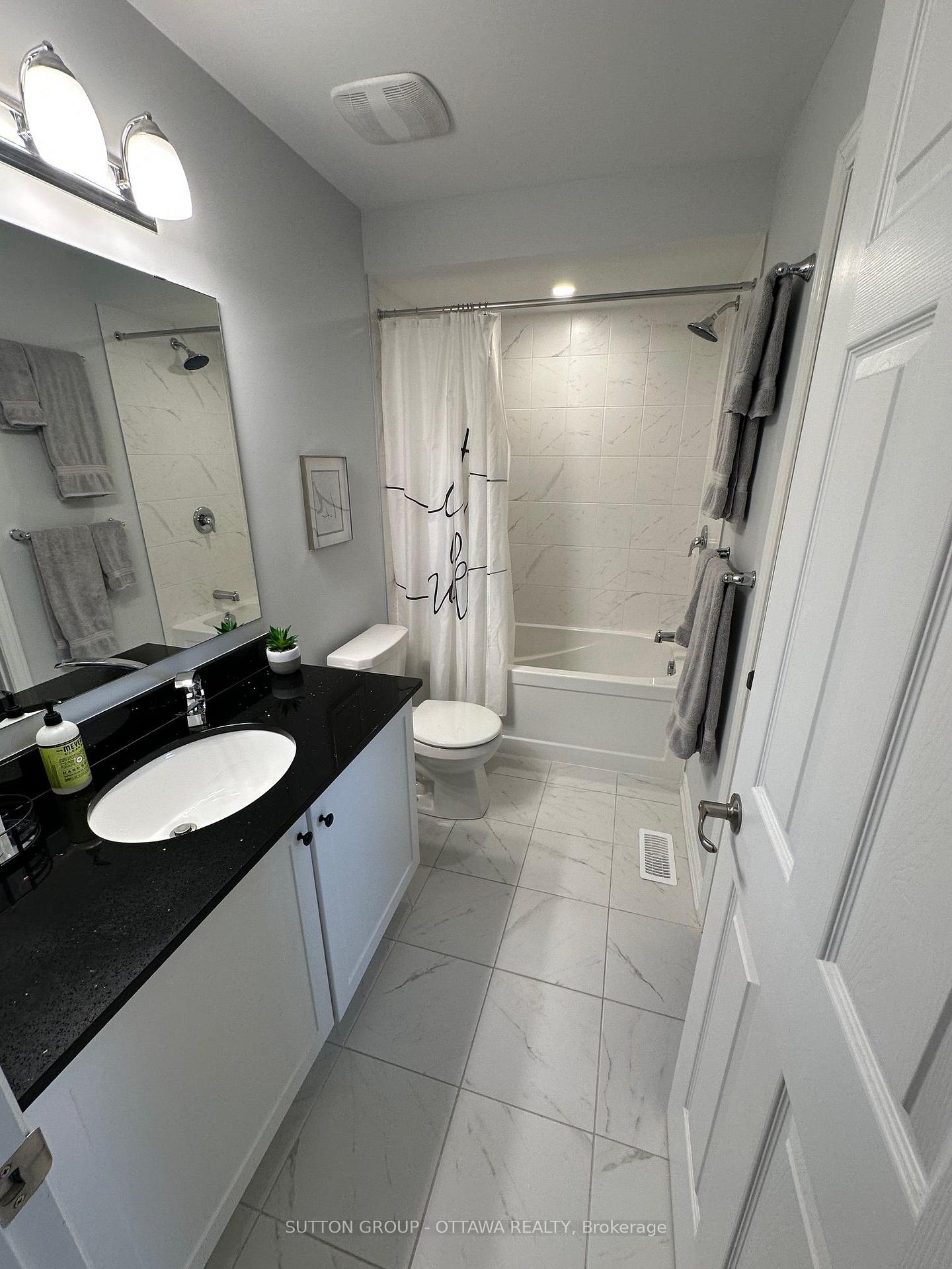 Photo 11 of 411 Pilot Private, Ottawa, Kanata - Emerald Meadows/Trailwest — HOMEH