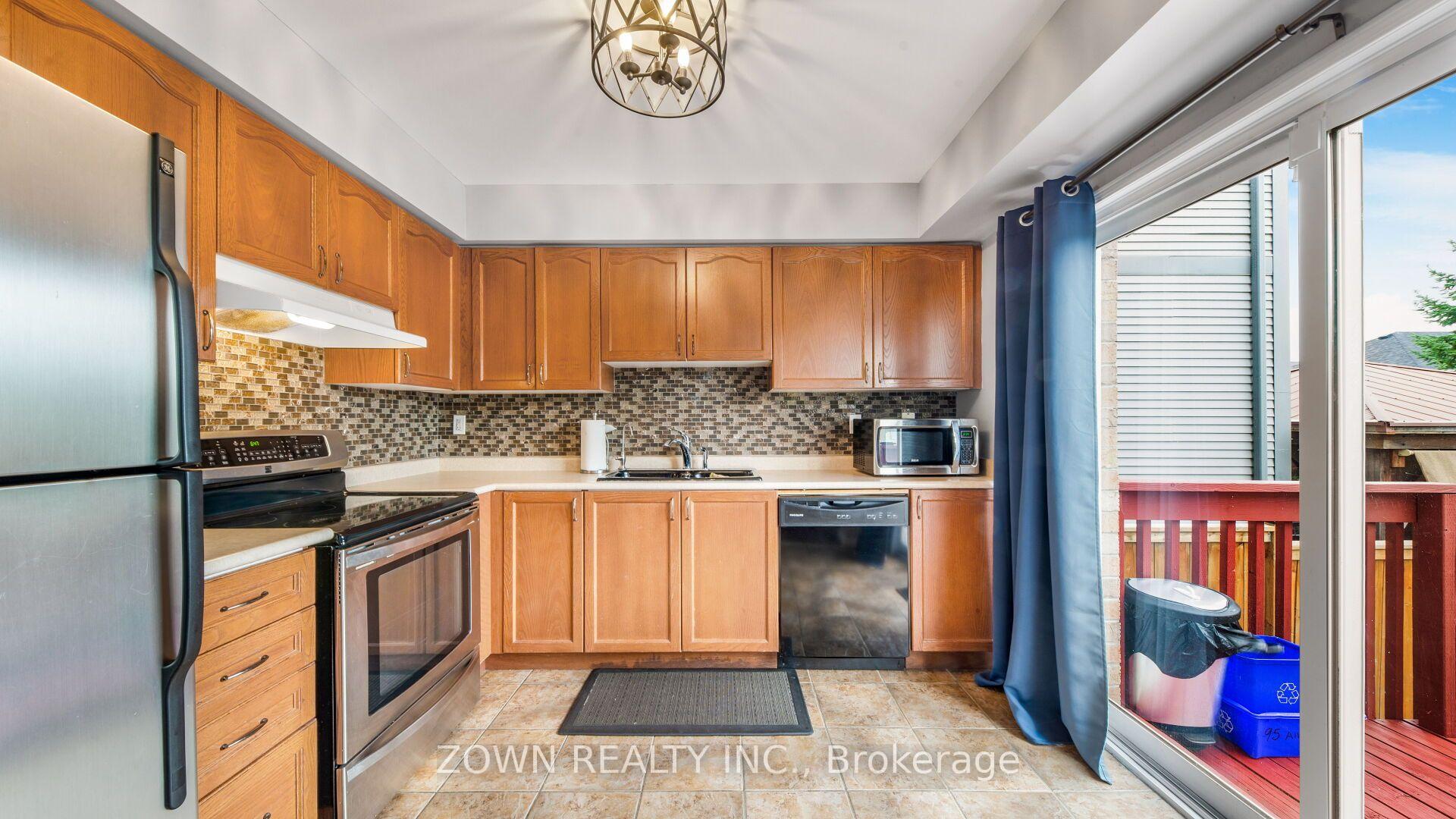 Photo 8 of 95 Allworth Crescent, Clarington, Bowmanville — HOMEH
