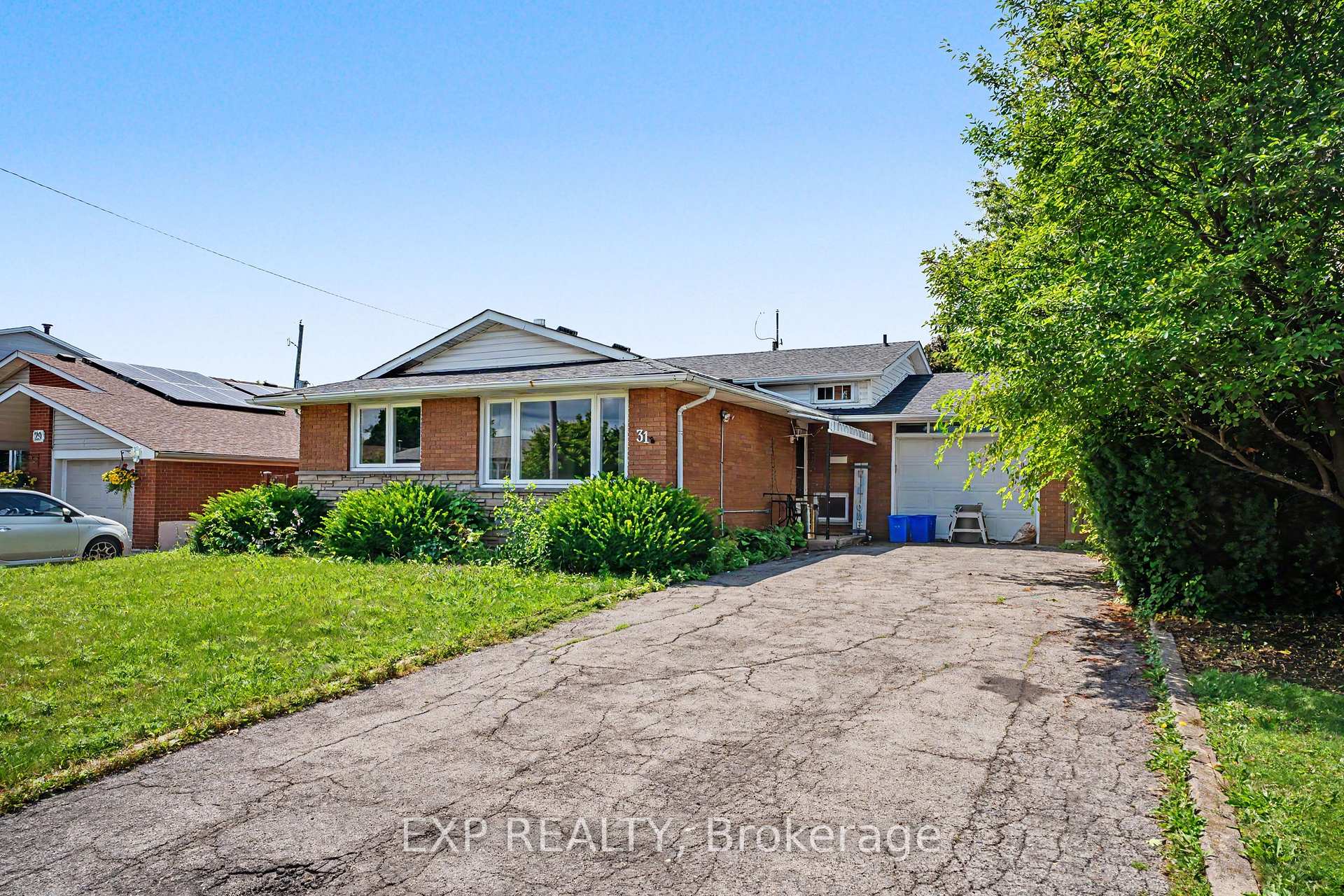 Photo 2 of 31 Darlington Drive, Hamilton, Gilbert — HOMEH