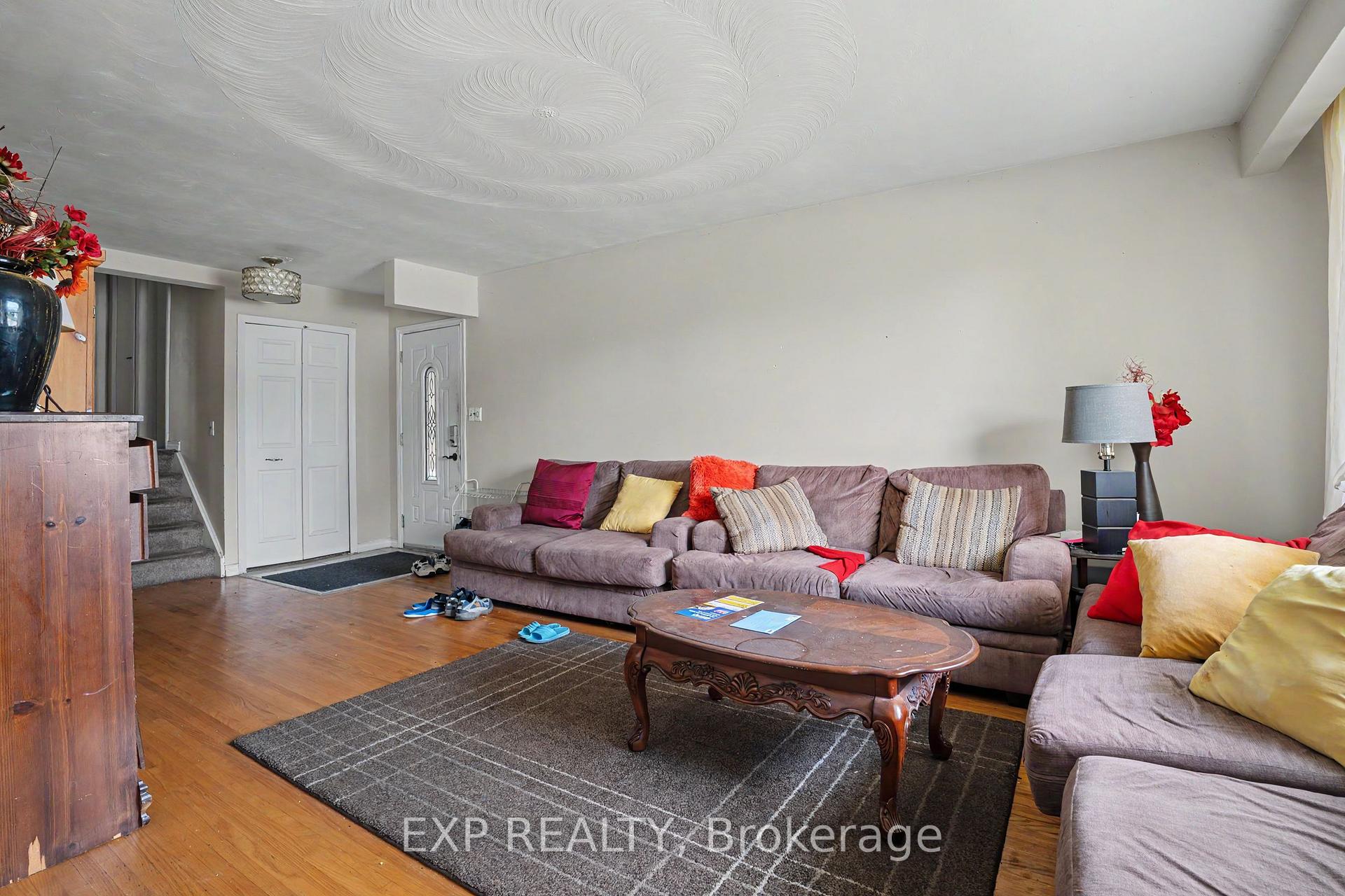 Photo 6 of 31 Darlington Drive, Hamilton, Gilbert — HOMEH
