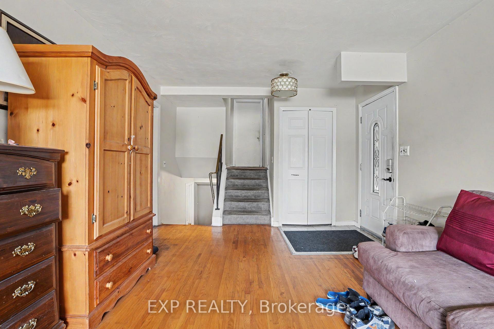 Photo 7 of 31 Darlington Drive, Hamilton, Gilbert — HOMEH
