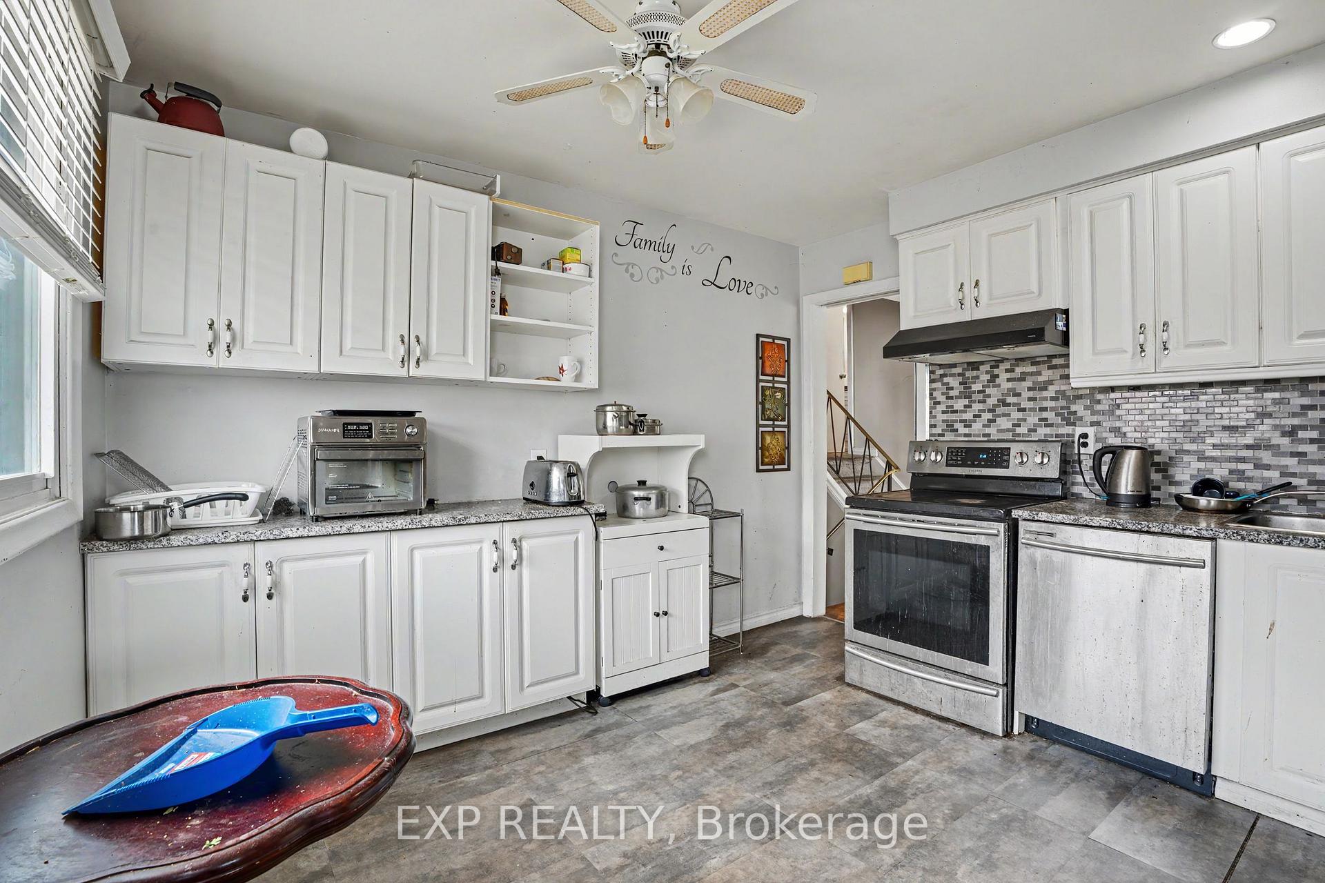 Photo 9 of 31 Darlington Drive, Hamilton, Gilbert — HOMEH