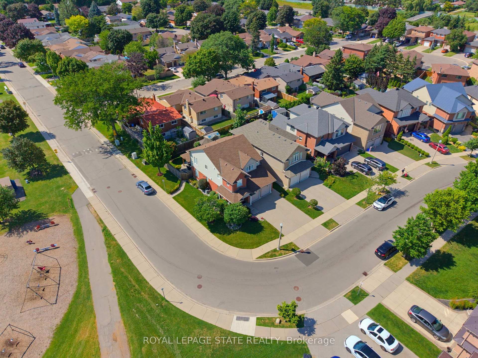 Photo 2 of 314 Brigadoon Drive, Hamilton, Gourley — HOMEH