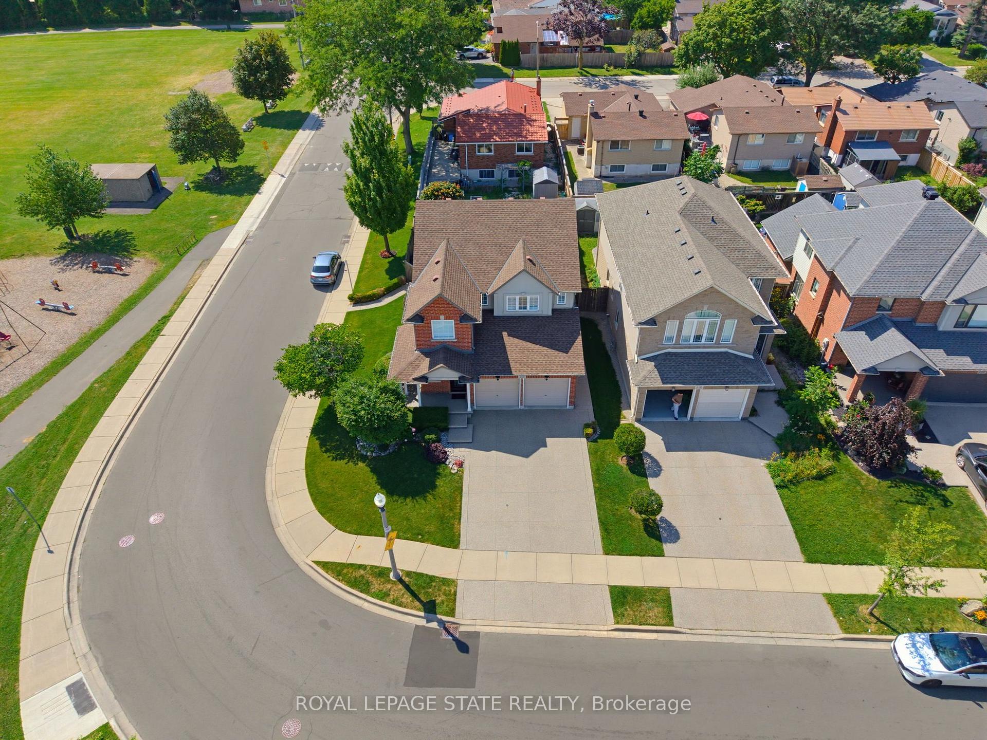 Photo 3 of 314 Brigadoon Drive, Hamilton, Gourley — HOMEH