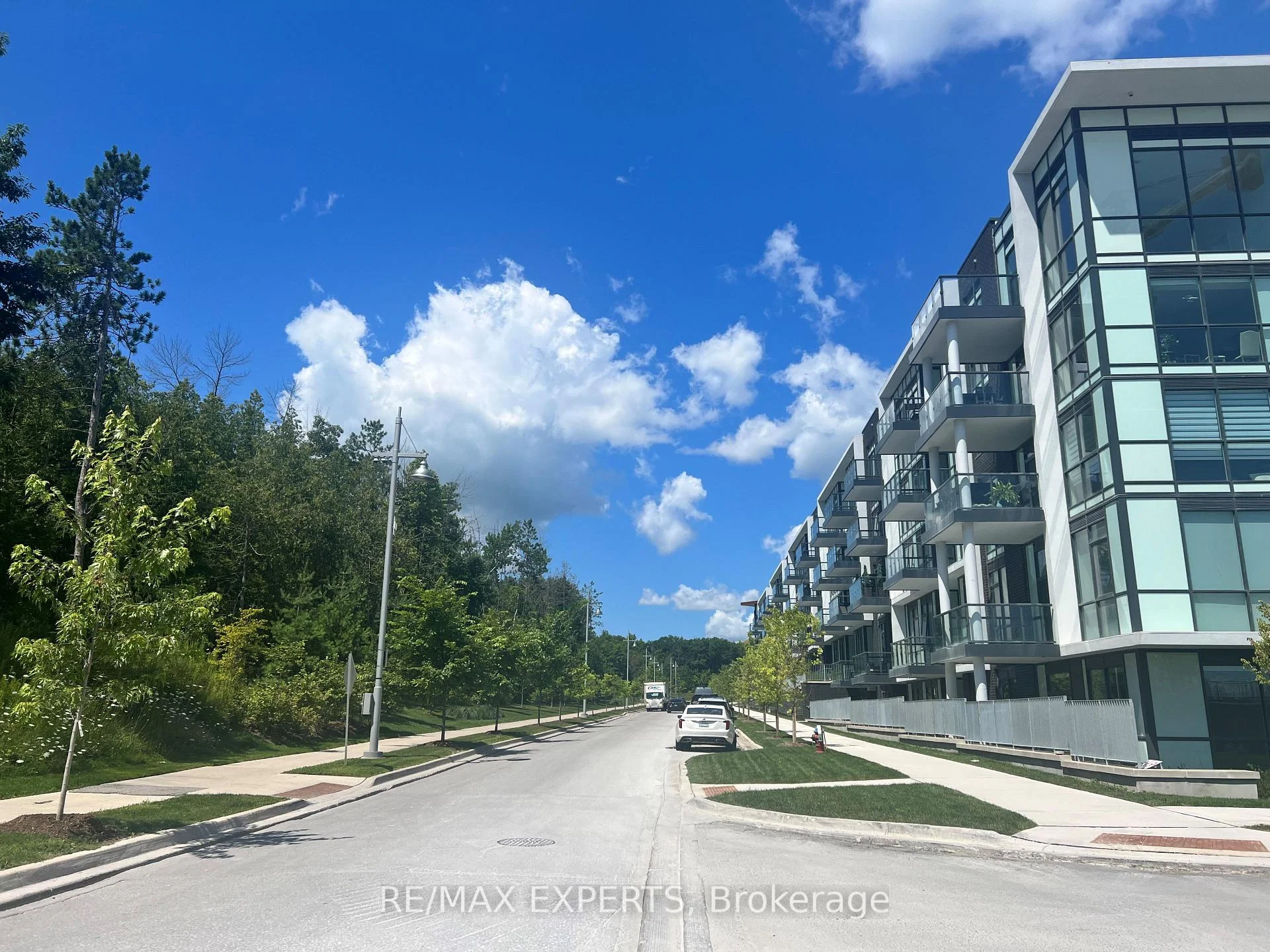 Photo 4 of Unit 455, 415 Sea Ray Avenue, Innisfil, Rural Innisfil — HOMEH
