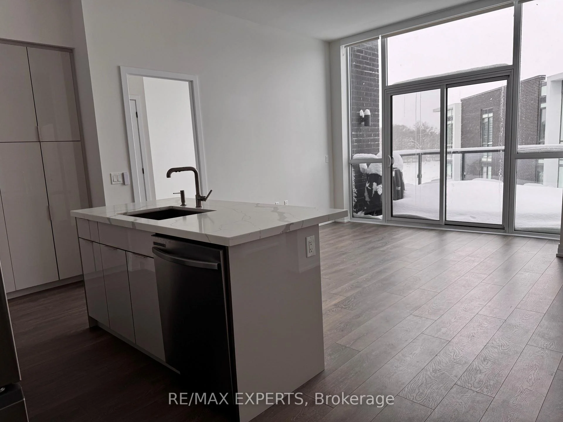 Photo 7 of Unit 455, 415 Sea Ray Avenue, Innisfil, Rural Innisfil — HOMEH