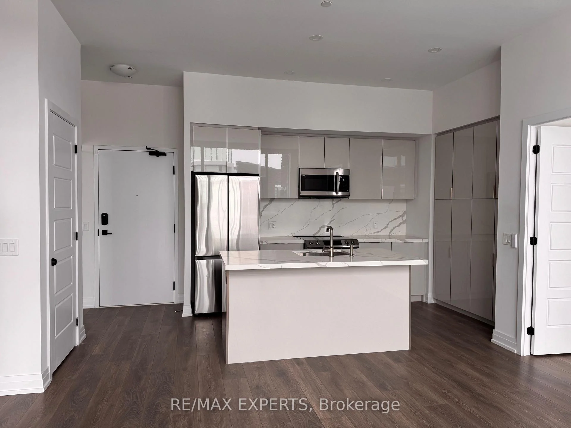 Photo 9 of Unit 455, 415 Sea Ray Avenue, Innisfil, Rural Innisfil — HOMEH