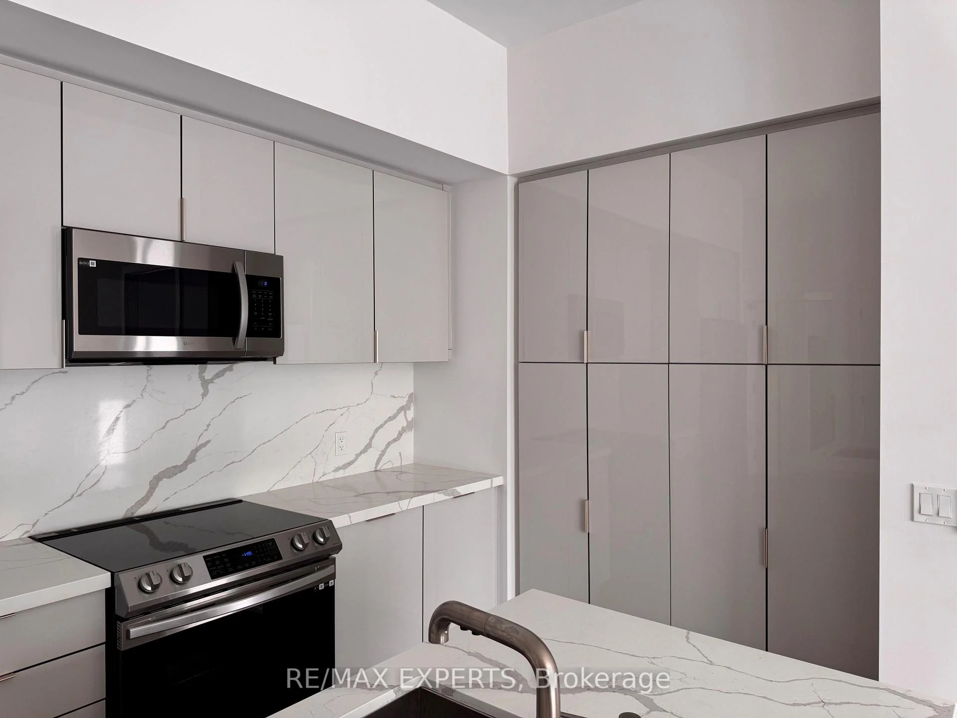 Photo 33 of Unit 455, 415 Sea Ray Avenue, Innisfil, Rural Innisfil — HOMEH