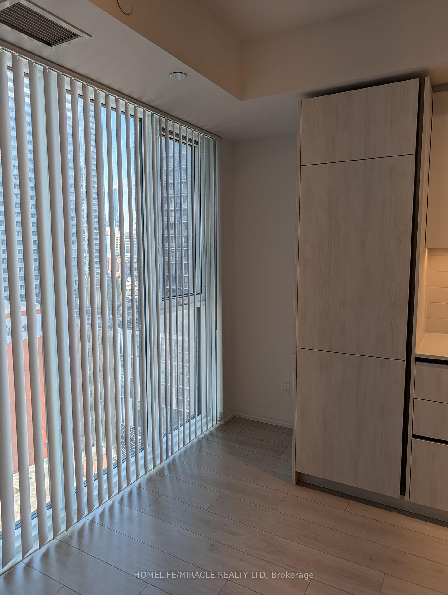 Photo 5 of Unit 2001, 400 King Street, Toronto, Waterfront Communities — HOMEH