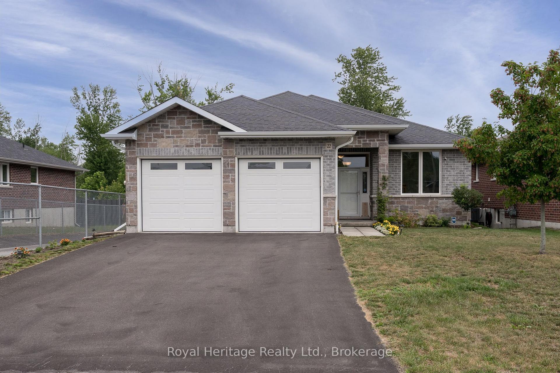 Photo 1 of 22 Lanark Drive, Belleville, Belleville Ward — HOMEH