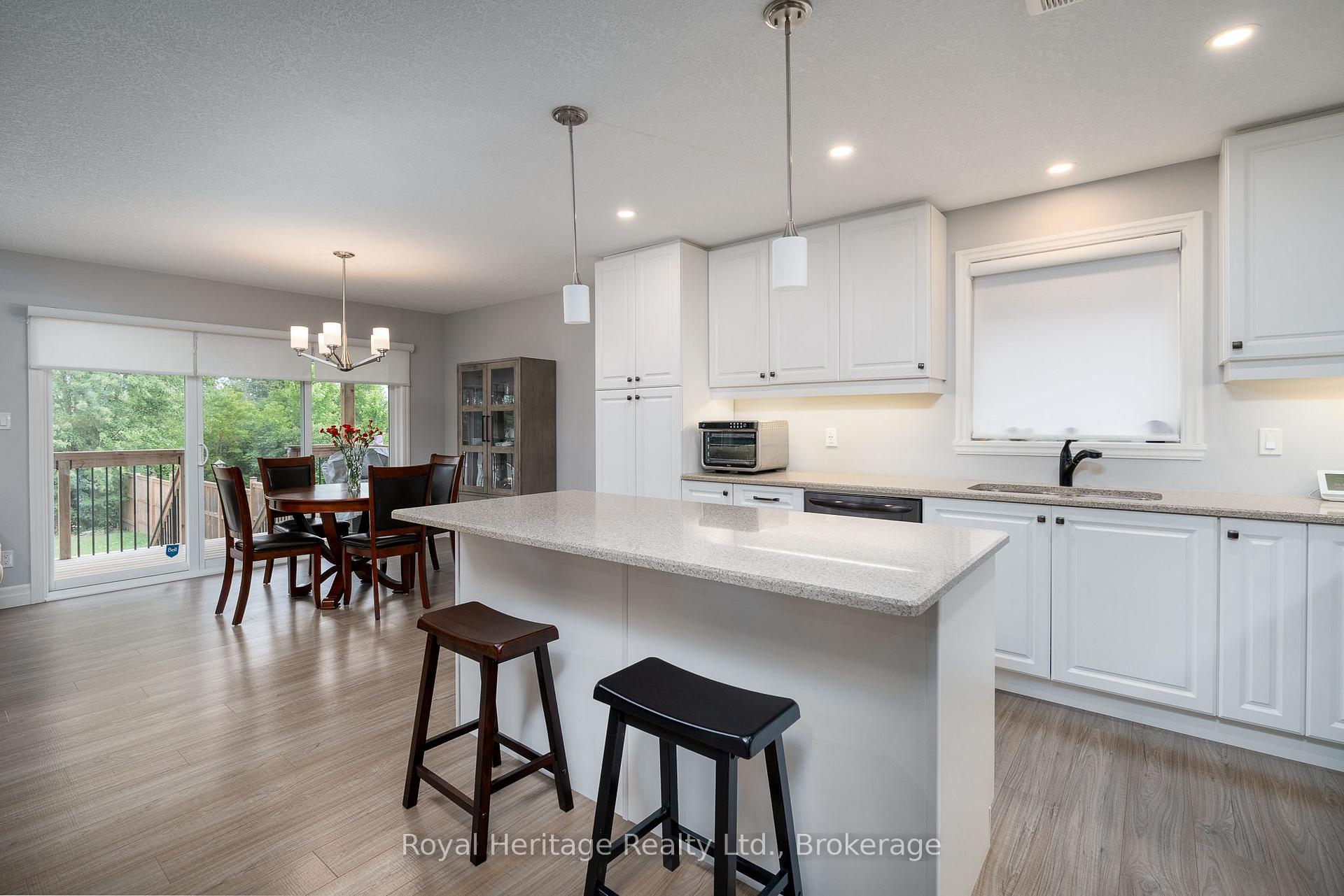 Photo 4 of 22 Lanark Drive, Belleville, Belleville Ward — HOMEH