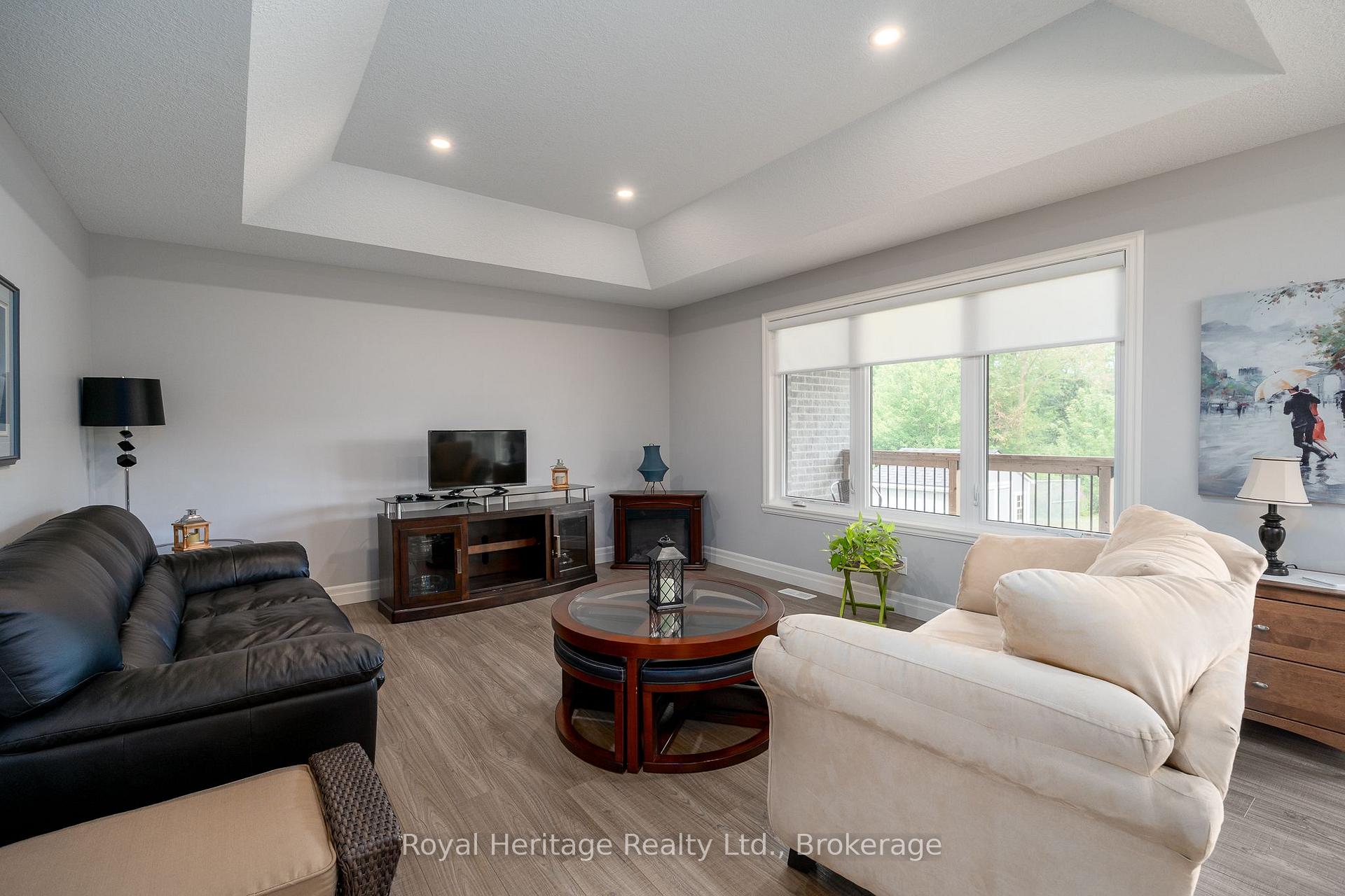 Photo 9 of 22 Lanark Drive, Belleville, Belleville Ward — HOMEH