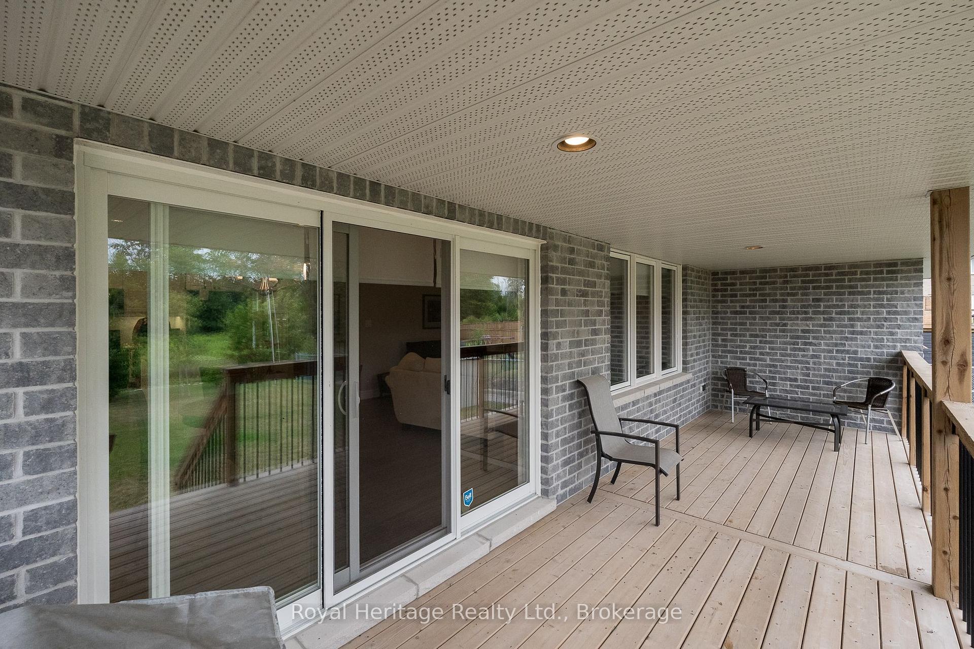 Photo 10 of 22 Lanark Drive, Belleville, Belleville Ward — HOMEH