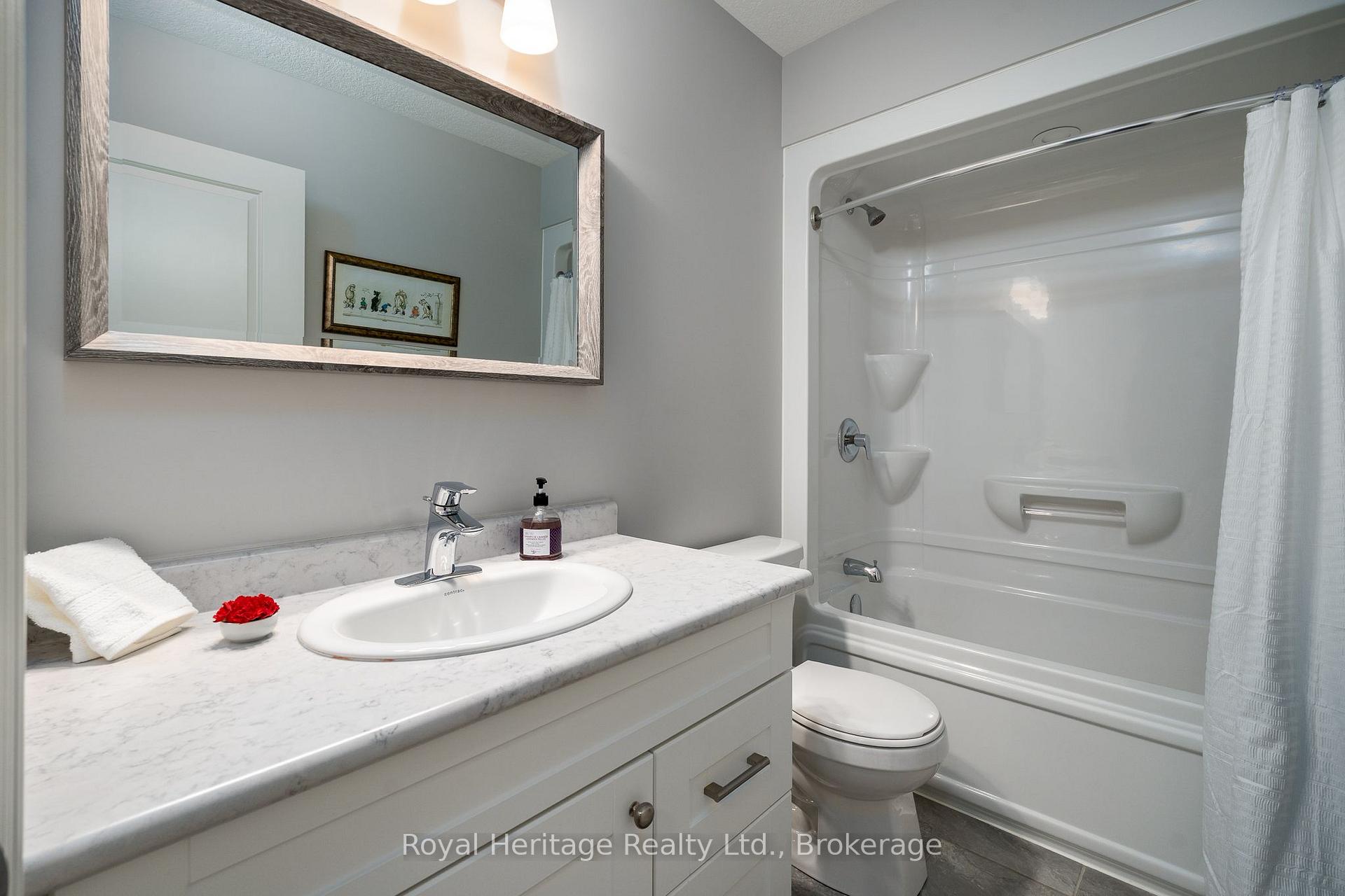 Photo 15 of 22 Lanark Drive, Belleville, Belleville Ward — HOMEH