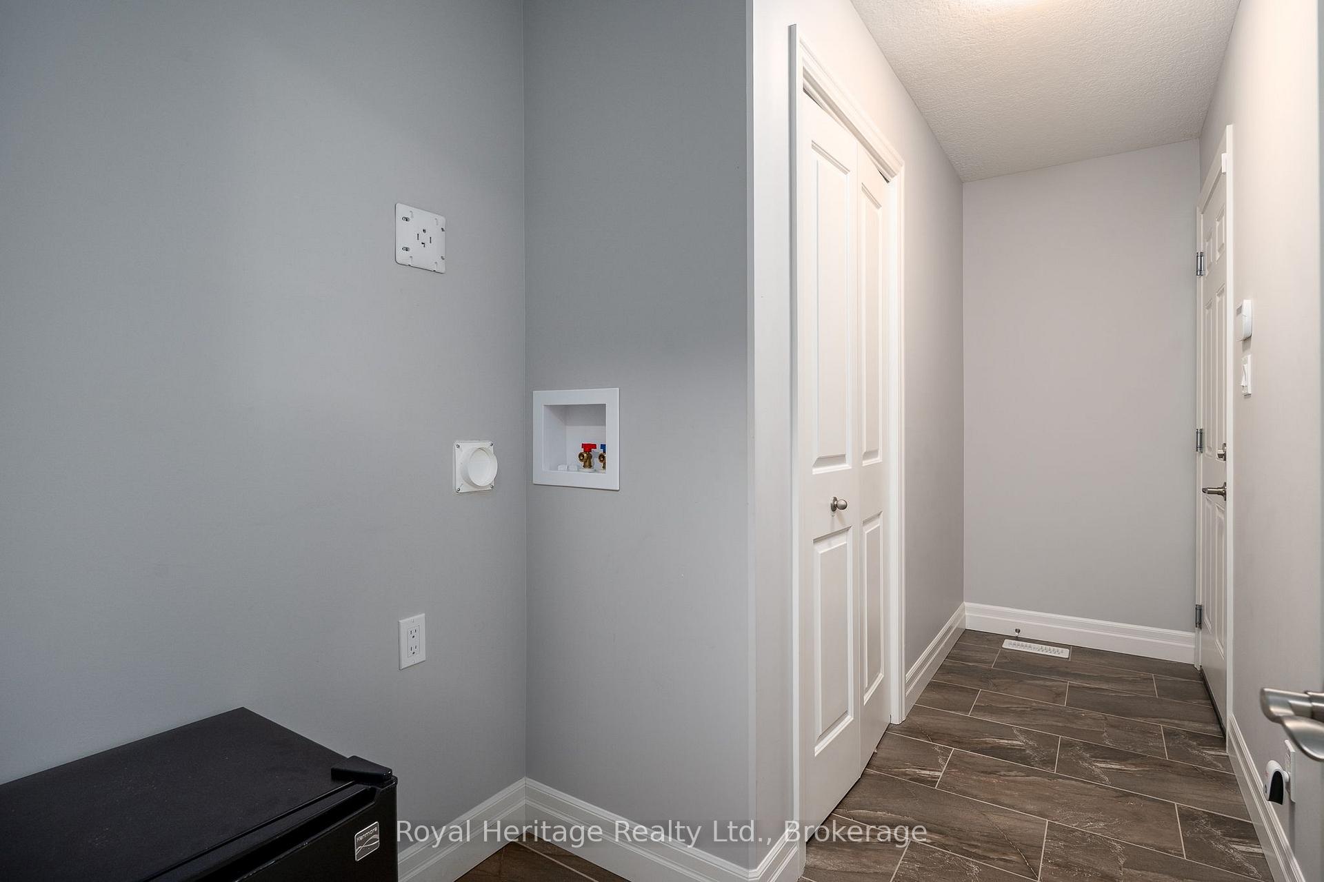 Photo 16 of 22 Lanark Drive, Belleville, Belleville Ward — HOMEH