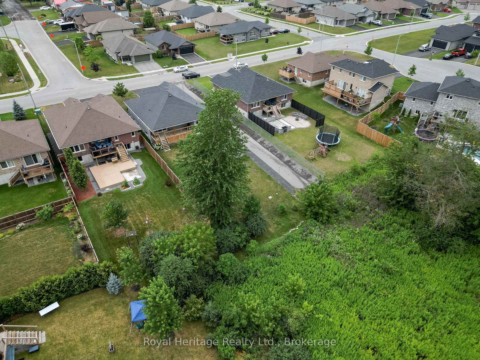 Photo 33 of 22 Lanark Drive, Belleville, Belleville Ward — HOMEH