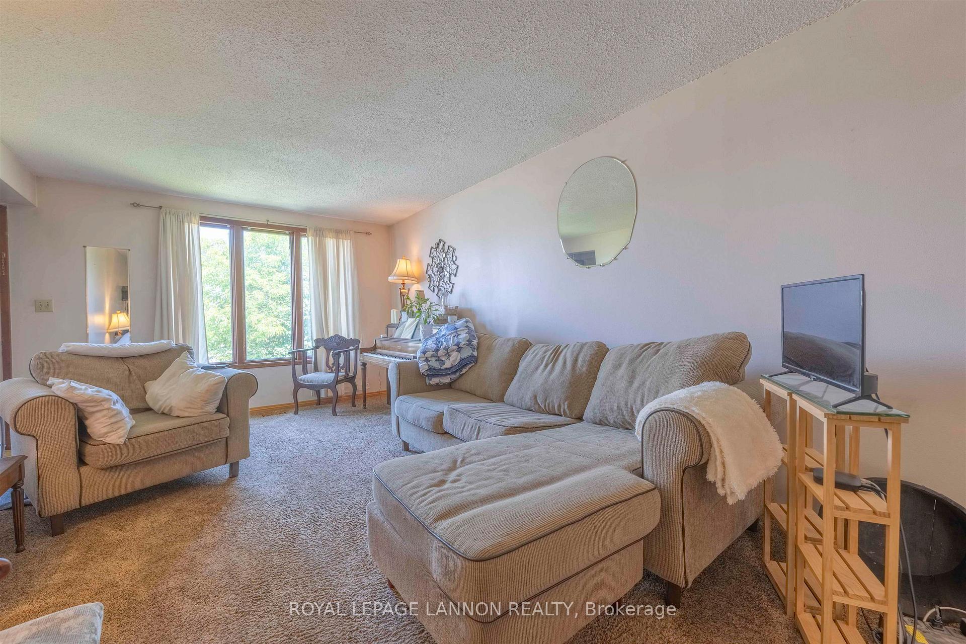 Photo 3 of 476 Brock Street E, Thunder Bay, Westfort — HOMEH