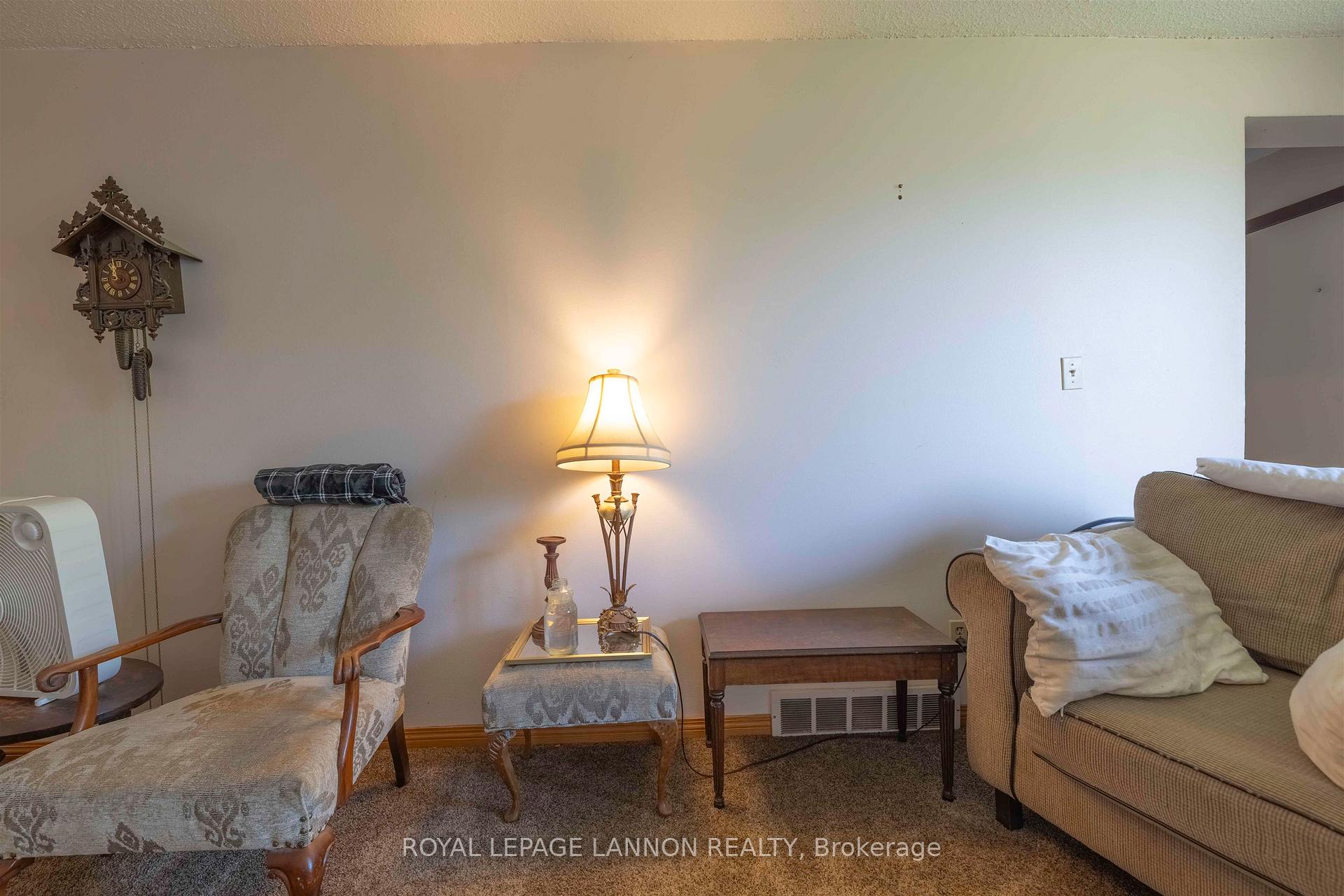 Photo 4 of 476 Brock Street E, Thunder Bay, Westfort — HOMEH