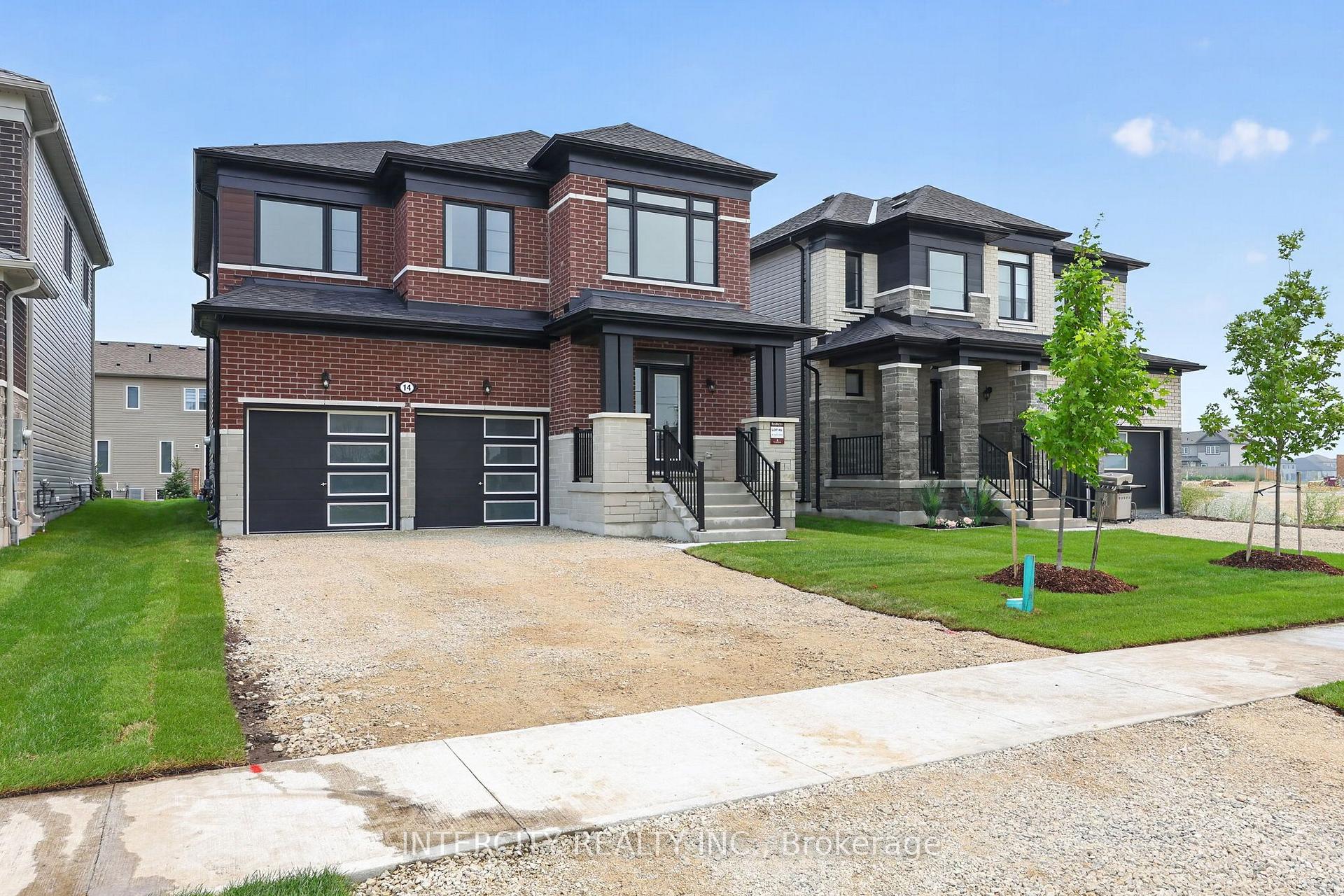 Photo 3 of 14 Legacy Circle, Wasaga Beach — HOMEH