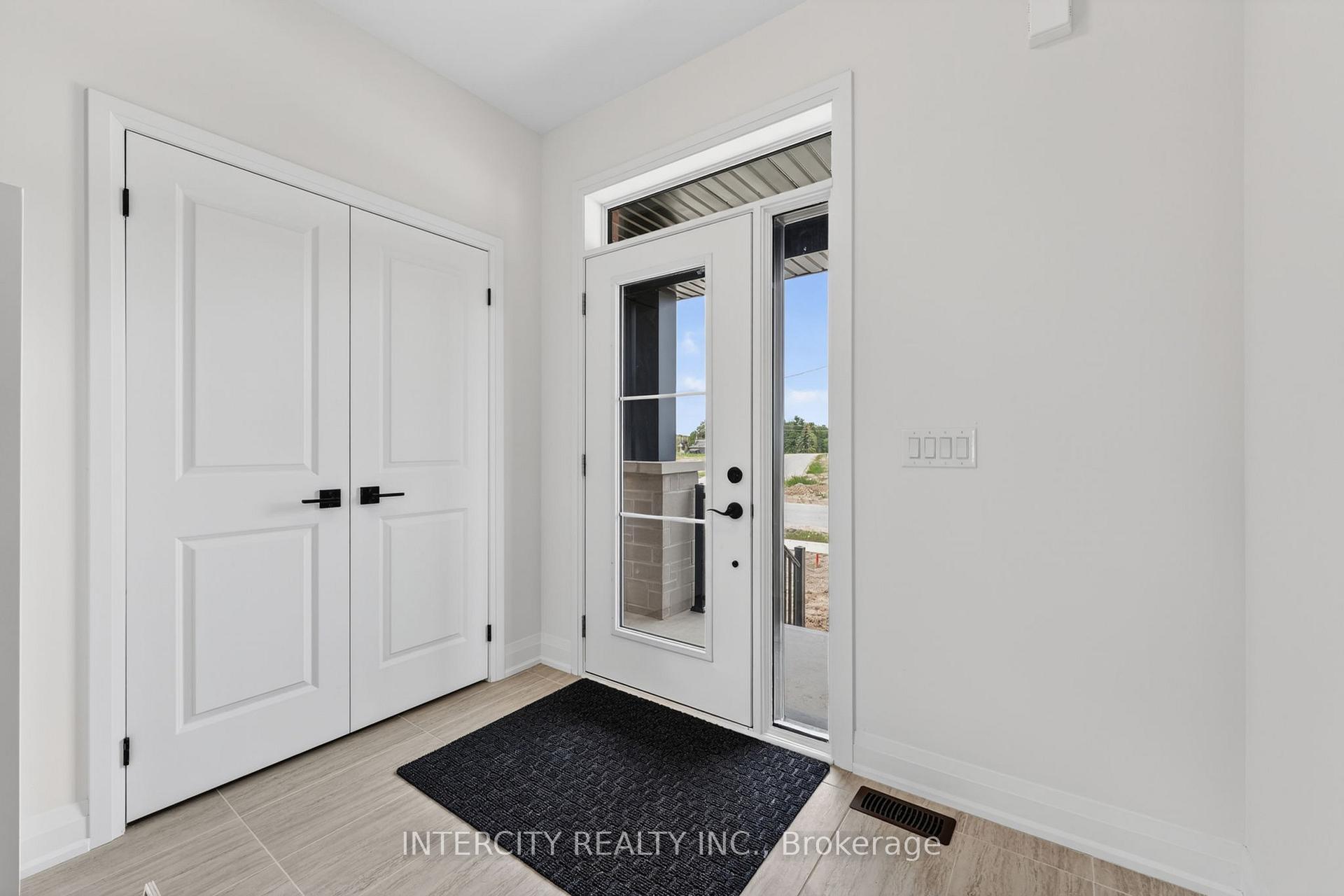 Photo 7 of 14 Legacy Circle, Wasaga Beach — HOMEH