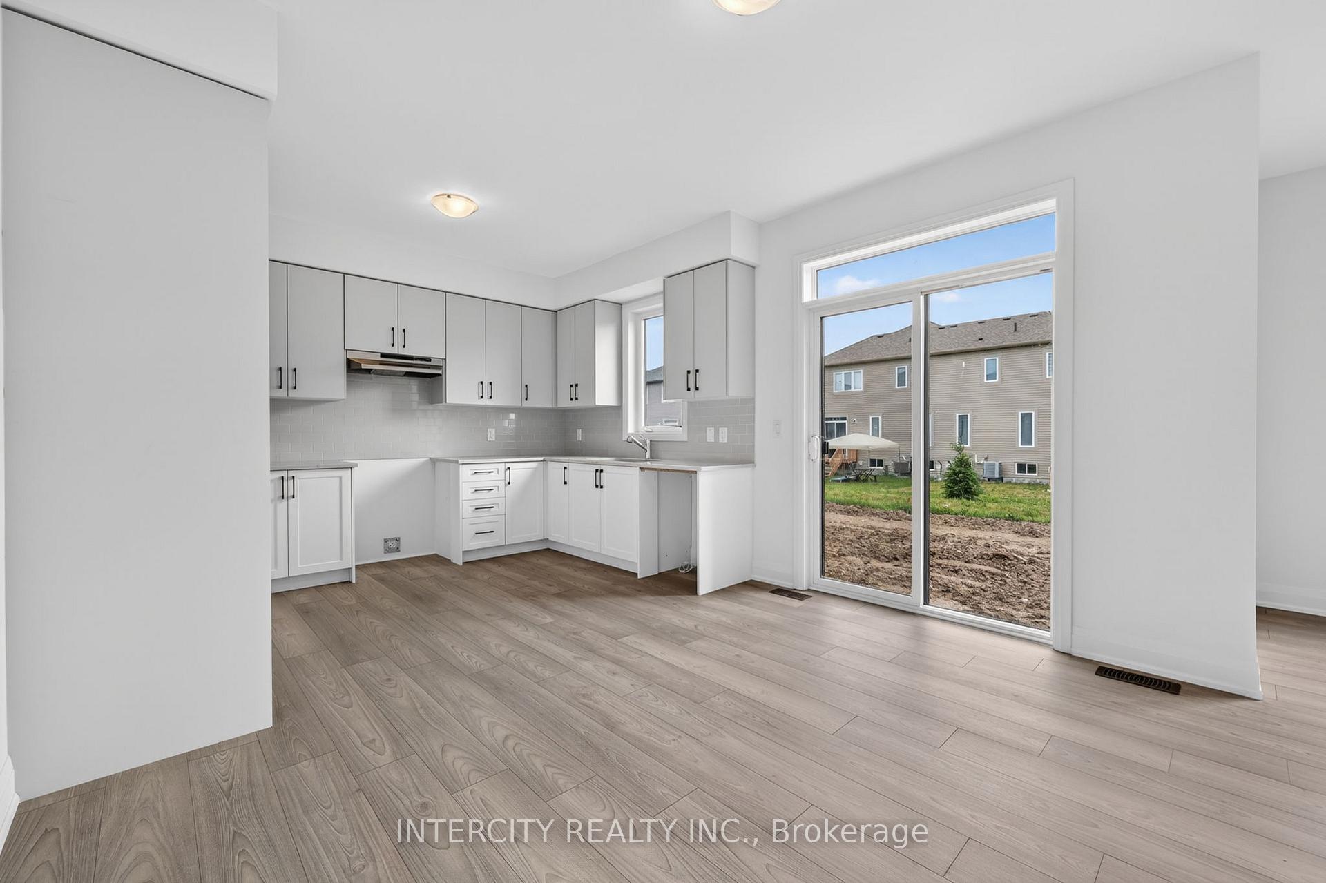 Photo 14 of 14 Legacy Circle, Wasaga Beach — HOMEH