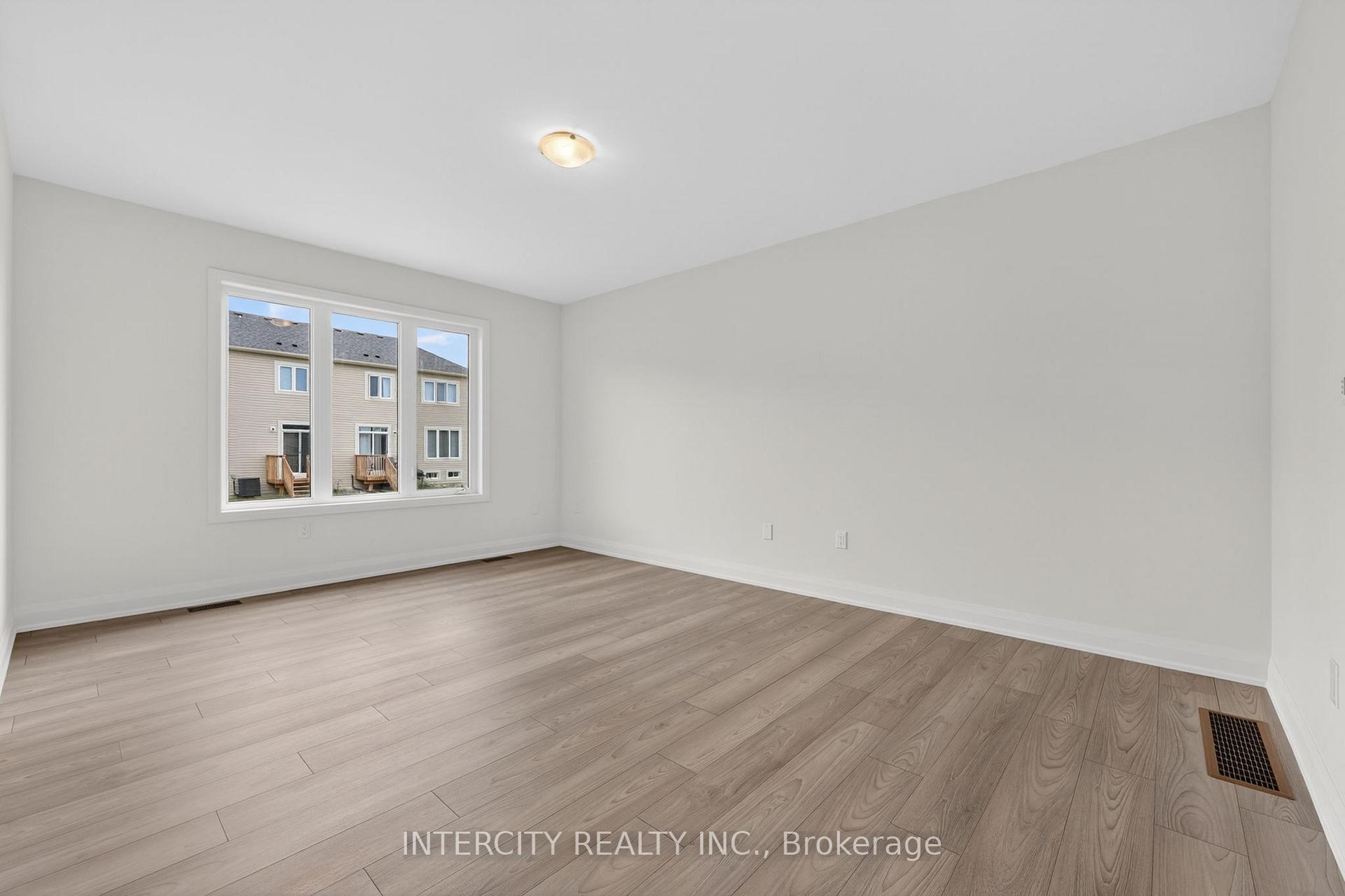 Photo 16 of 14 Legacy Circle, Wasaga Beach — HOMEH