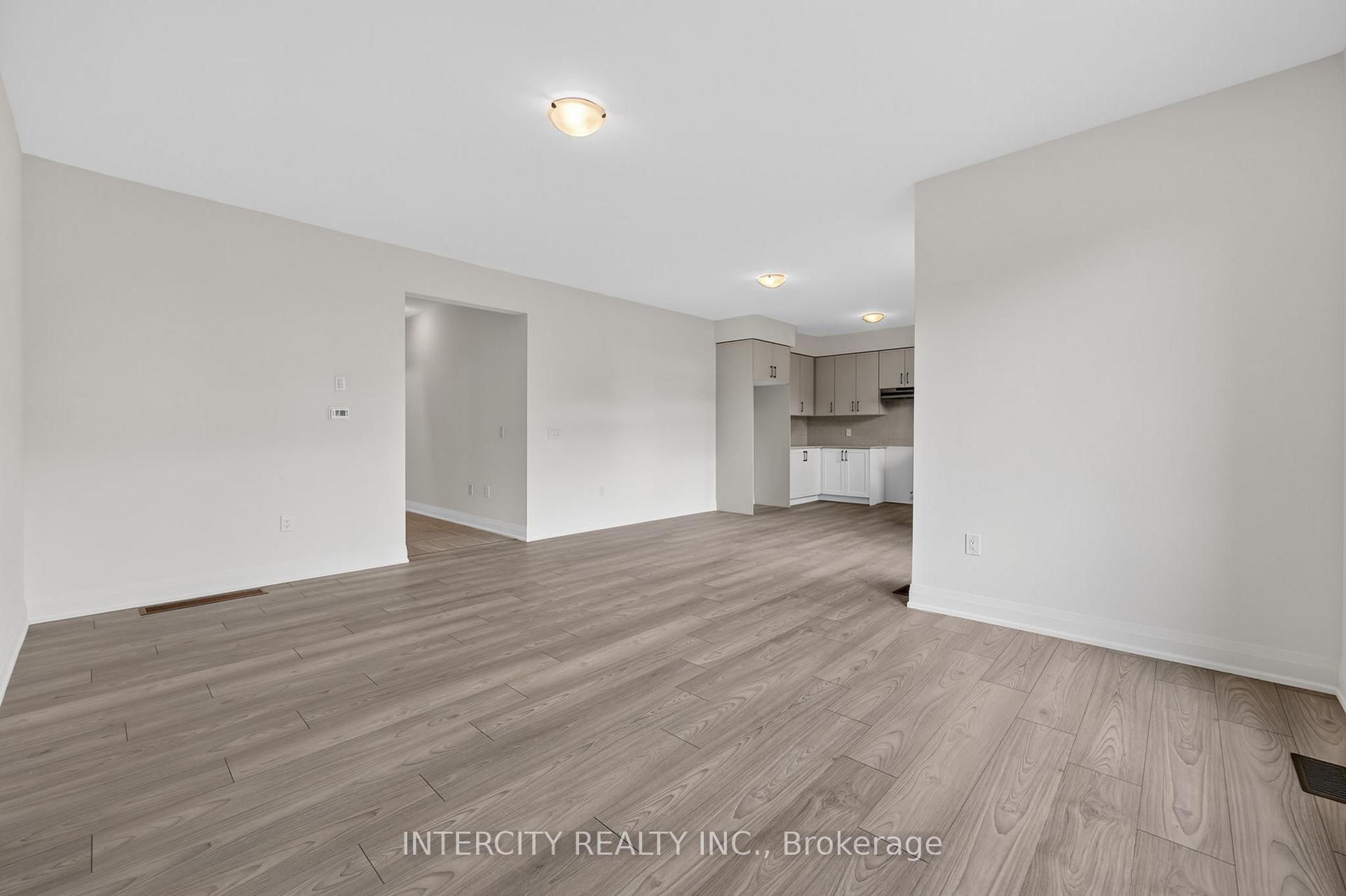Photo 18 of 14 Legacy Circle, Wasaga Beach — HOMEH