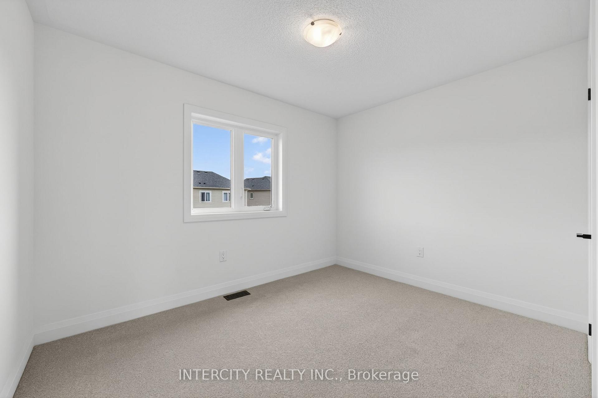 Photo 29 of 14 Legacy Circle, Wasaga Beach — HOMEH