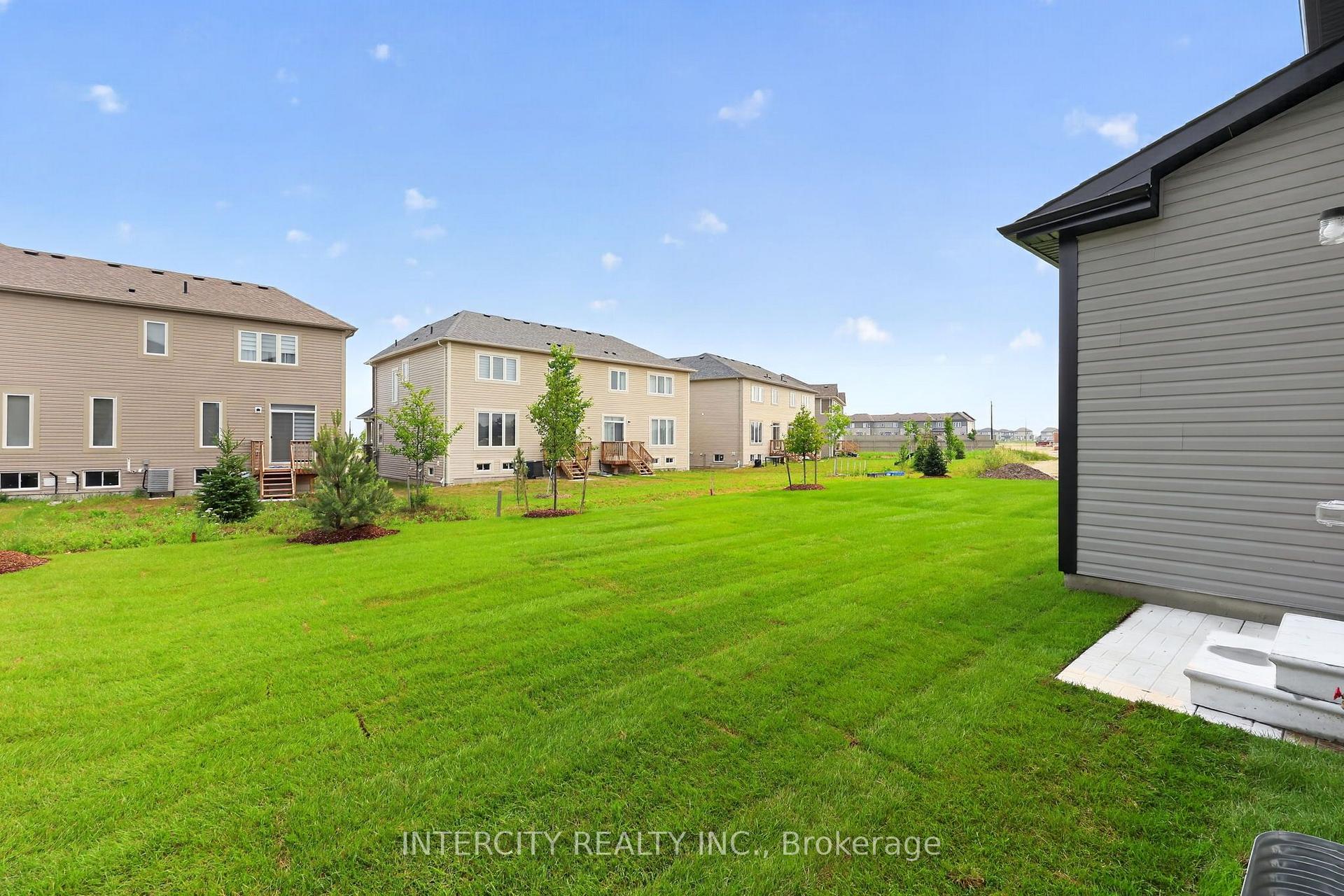 Photo 37 of 14 Legacy Circle, Wasaga Beach — HOMEH